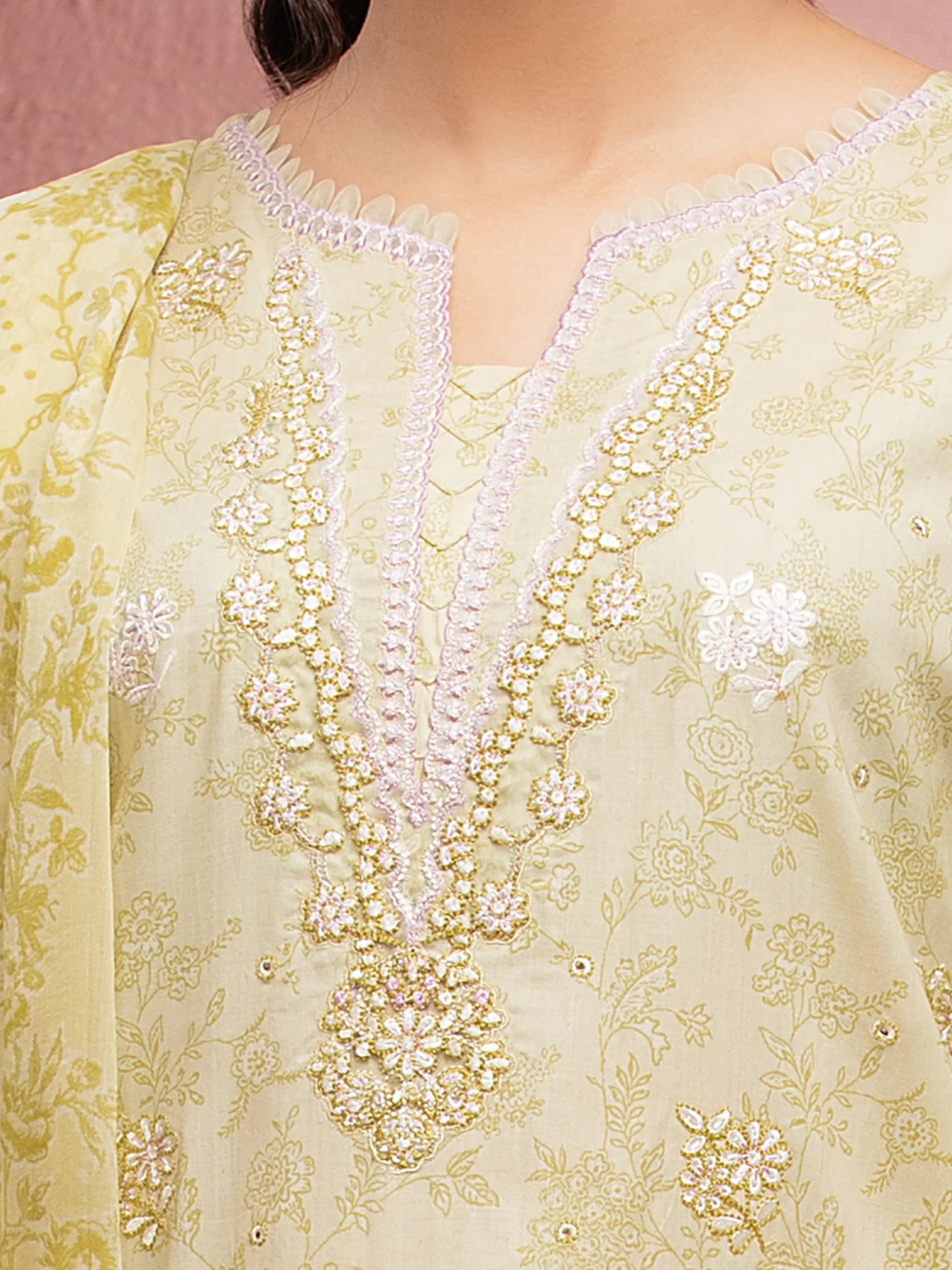 Unstitched Embroidered Cambric Suit - EWU5V2-31079-3P - Image 4