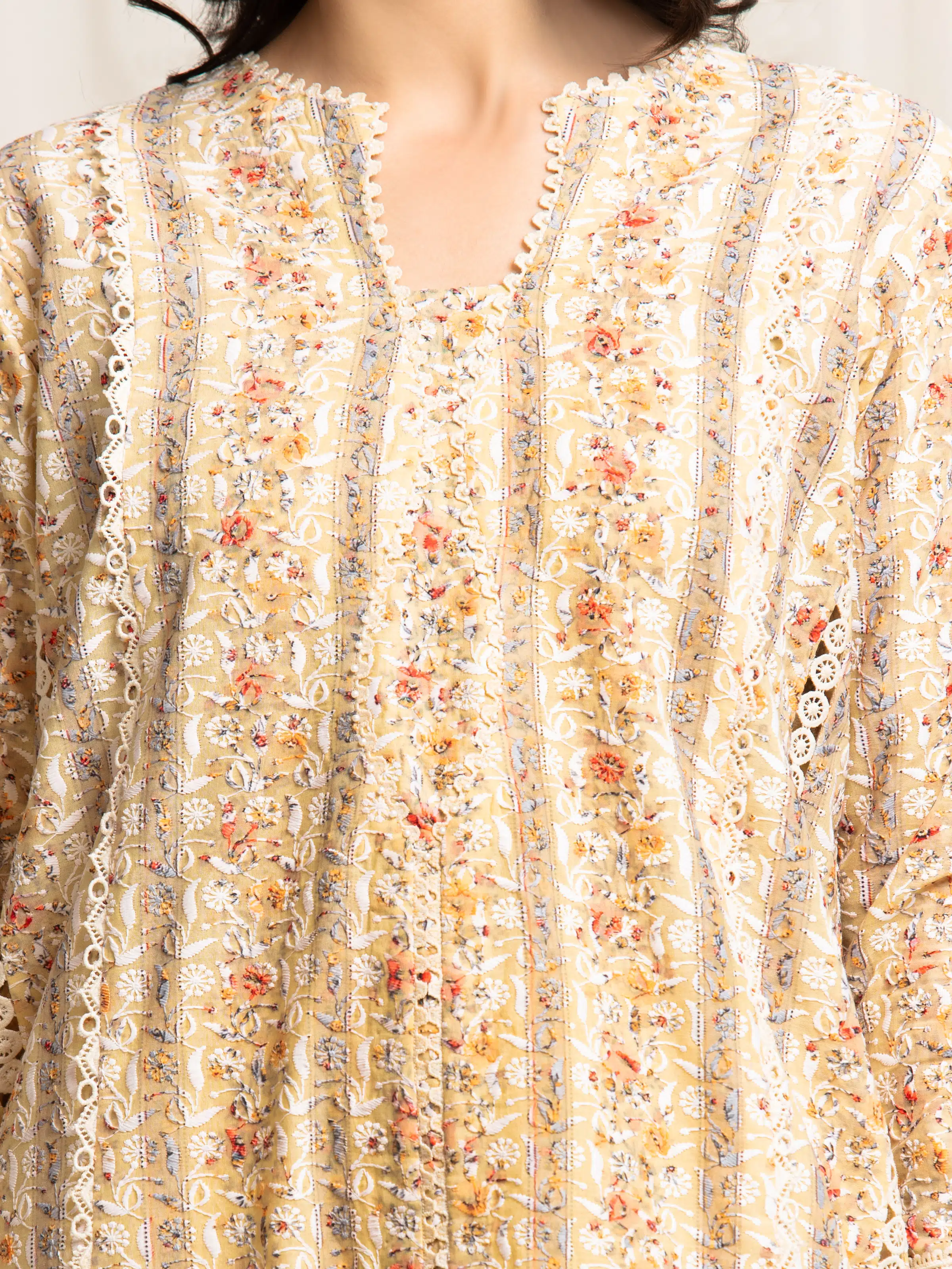 Unstitched Embroidered Cambric Suit - EWU6V2-33512-3P - Image 3