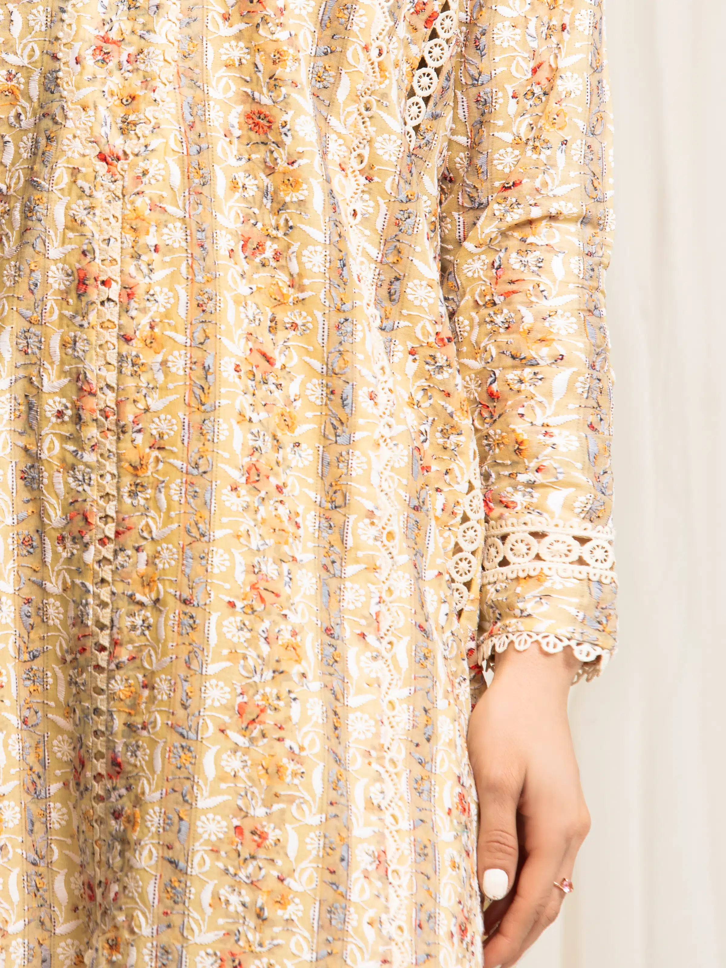 Unstitched Embroidered Cambric Suit - EWU6V2-33512-3P - Image 4
