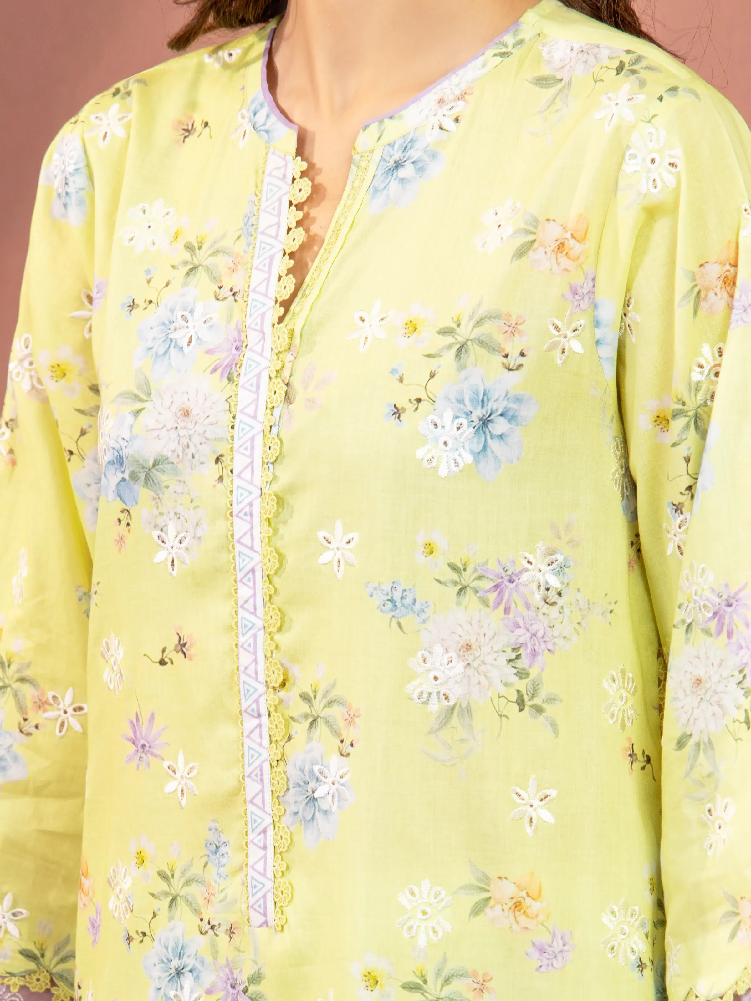Unstitched Embroidered Lawn Suit - EWU5V1-31490-3P - Image 4
