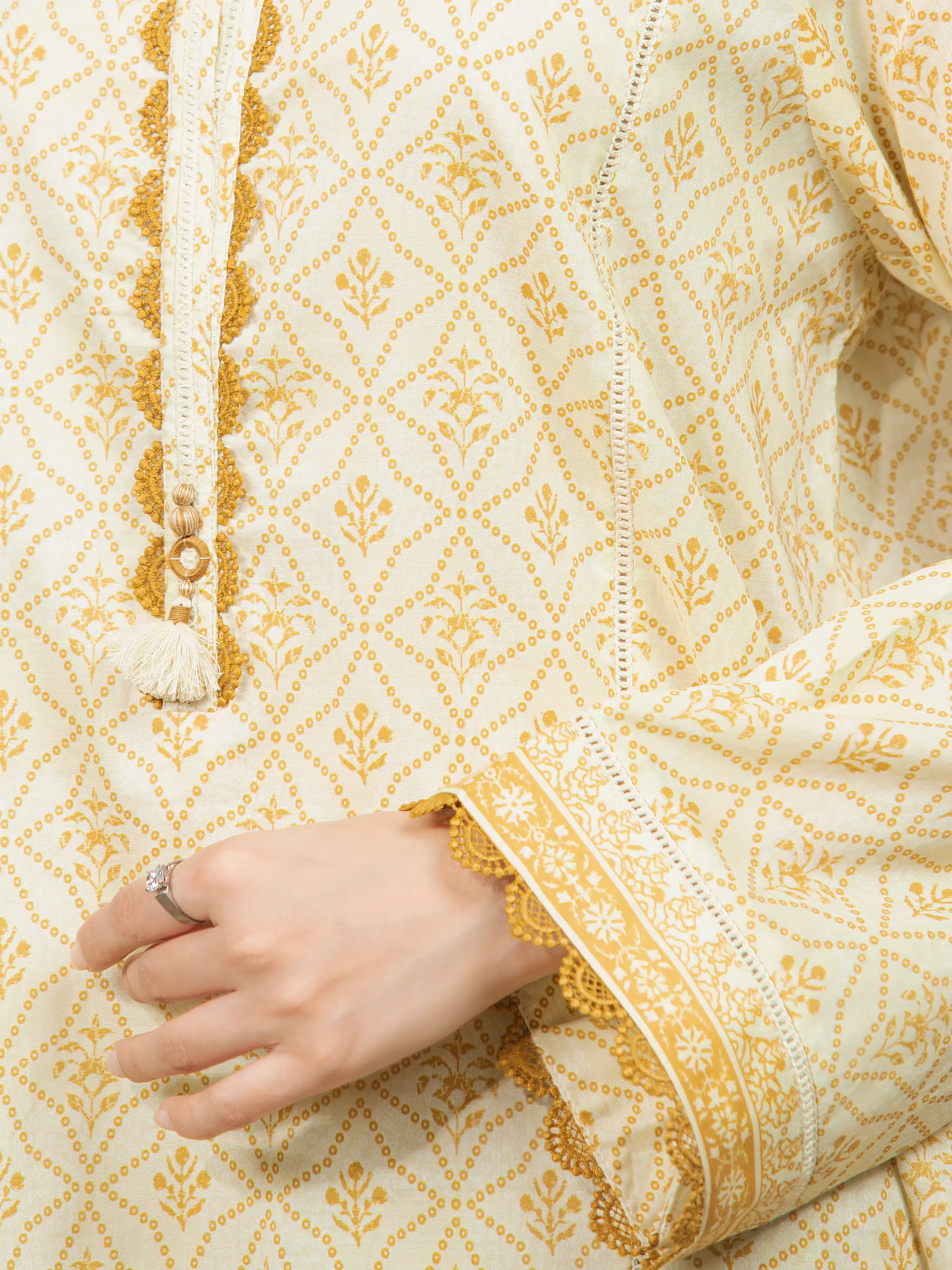 Unstitched Printed Cambric Suit - EWU5A2-35852-3P - Image 4