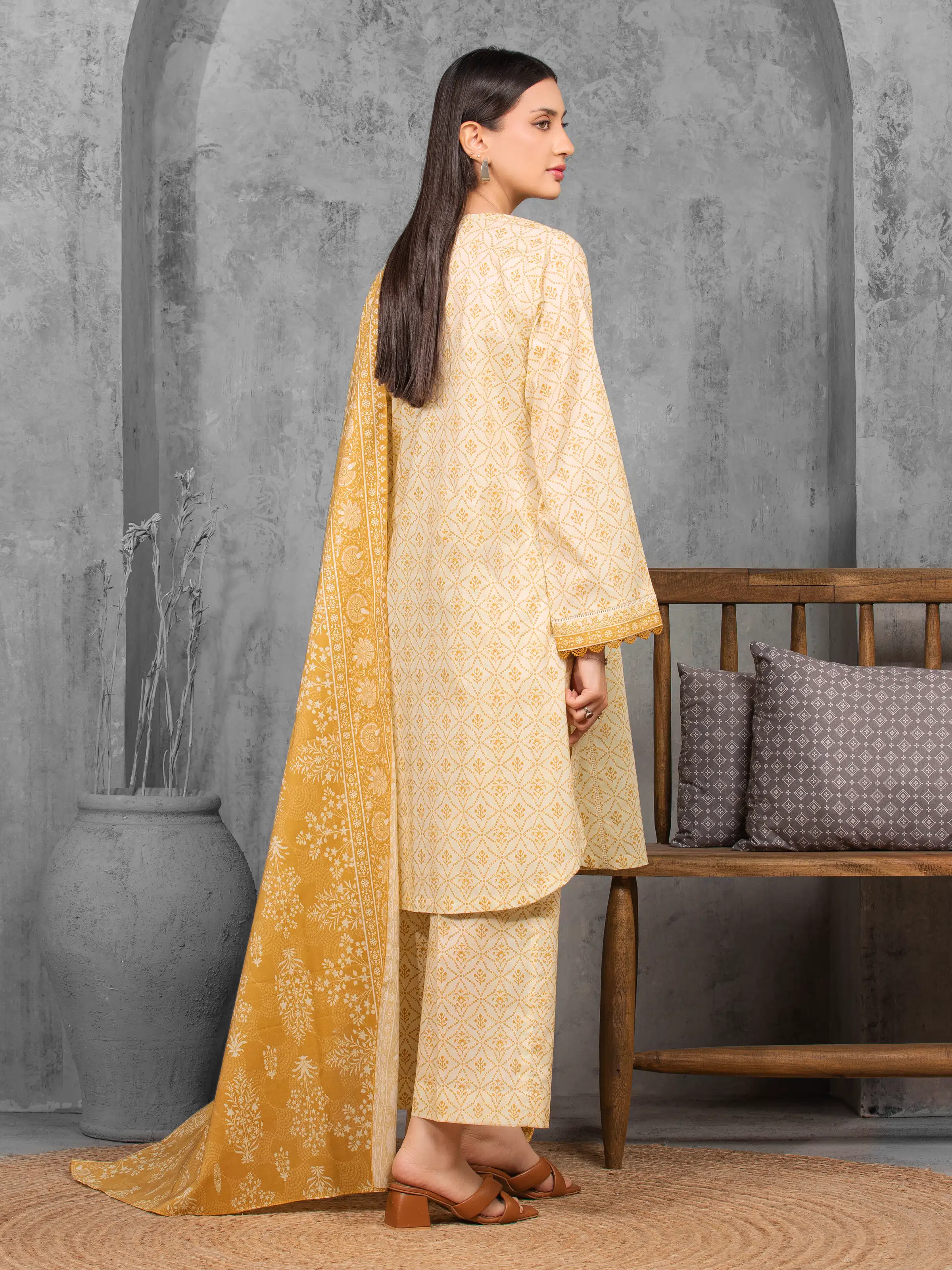 Unstitched Printed Cambric Suit - EWU5A2-35852-3P - Image 5