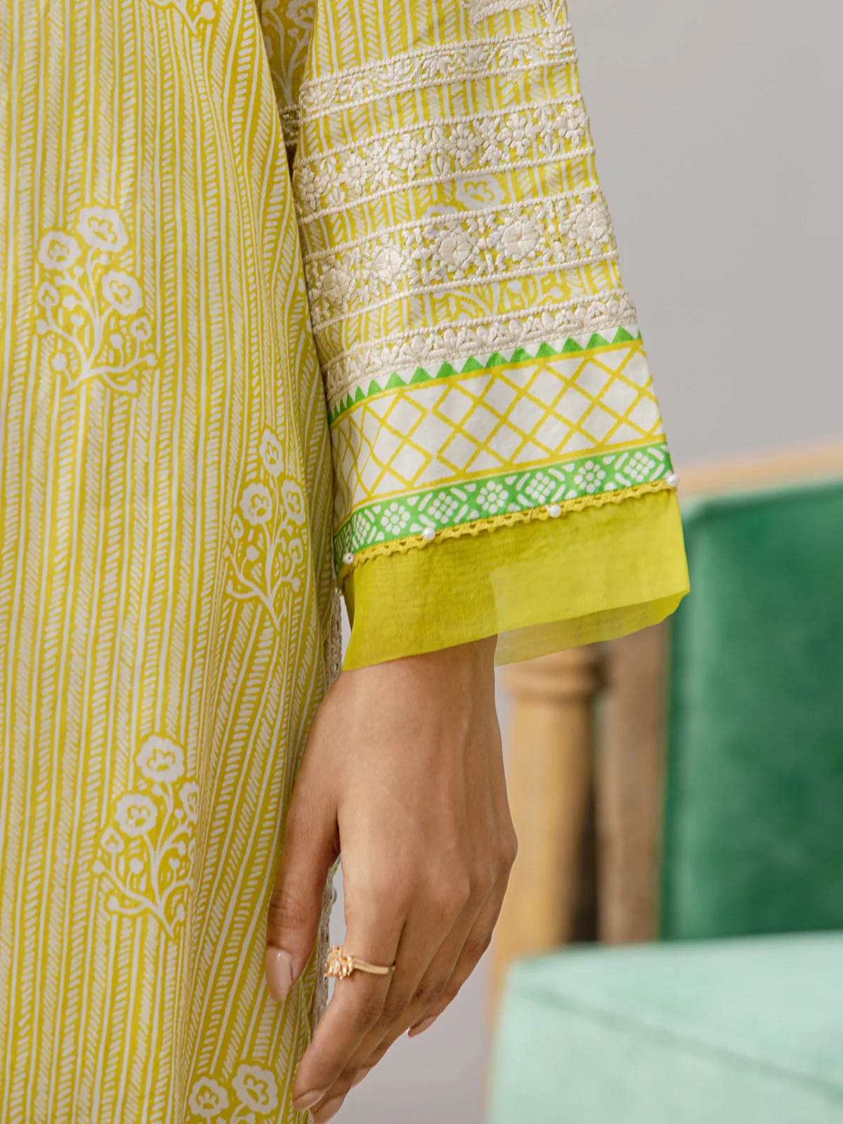 Unstitched Embroidered Lawn Shirt Dupatta - EWU22V1-26510SD - Image 8