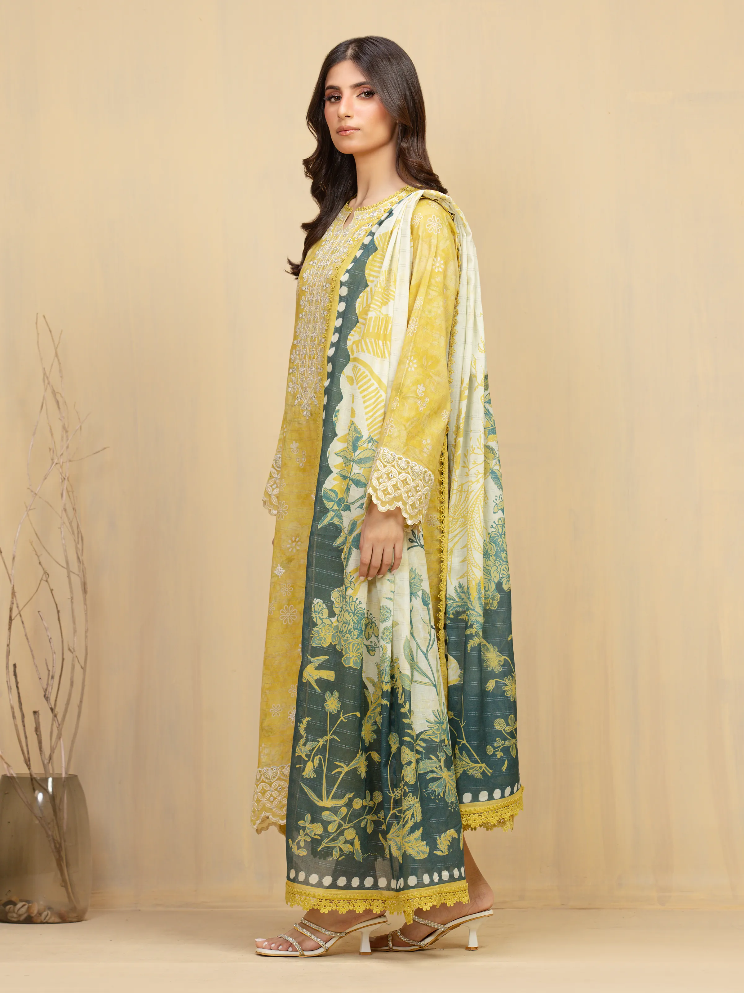 Unstitched Embroidered Lawn Suit - EWU5V1-31880-3P - Image 5