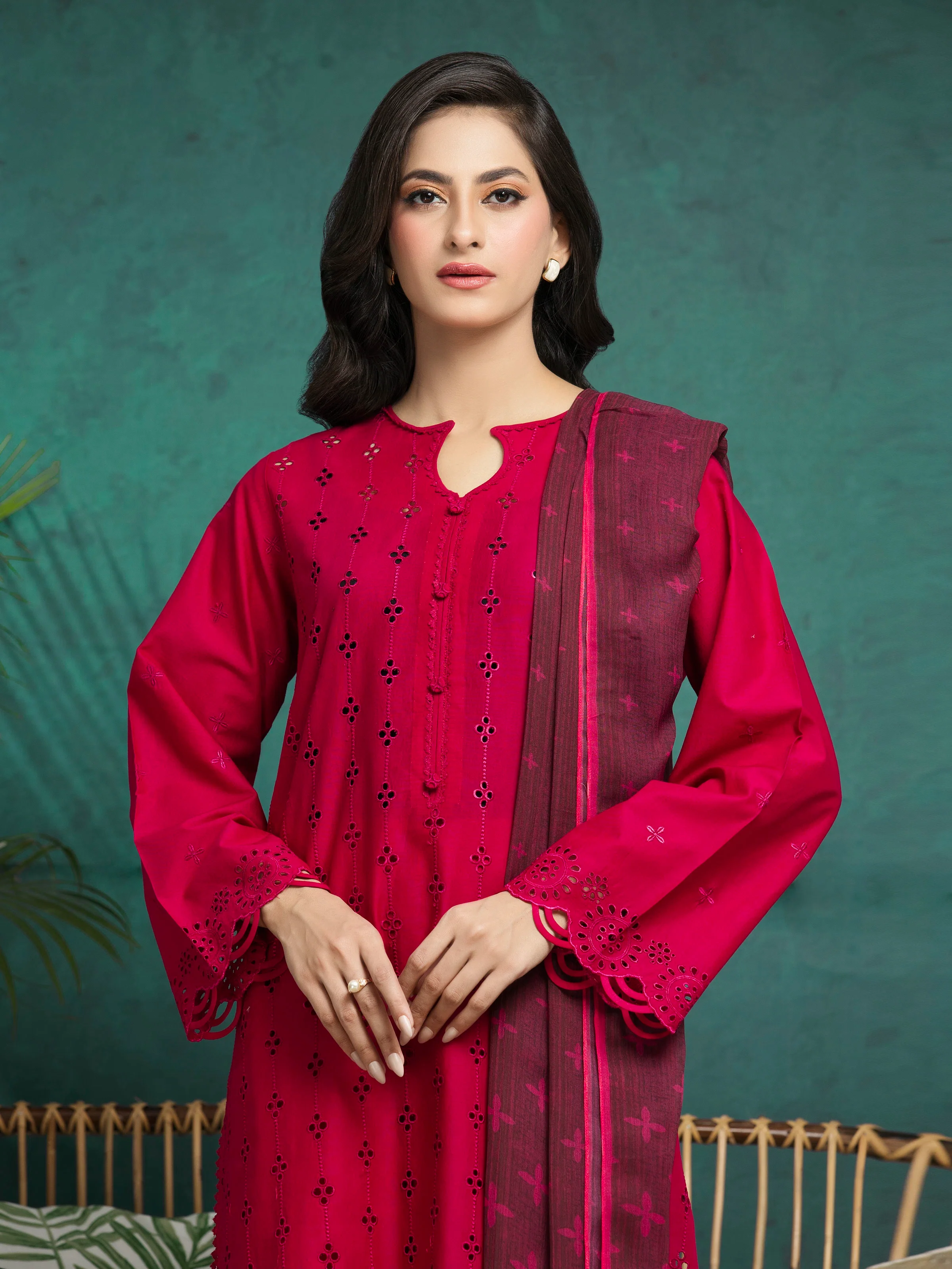 Unstitched Embroidered Cambric Suit - EWU5V2-31020-3P - Image 4