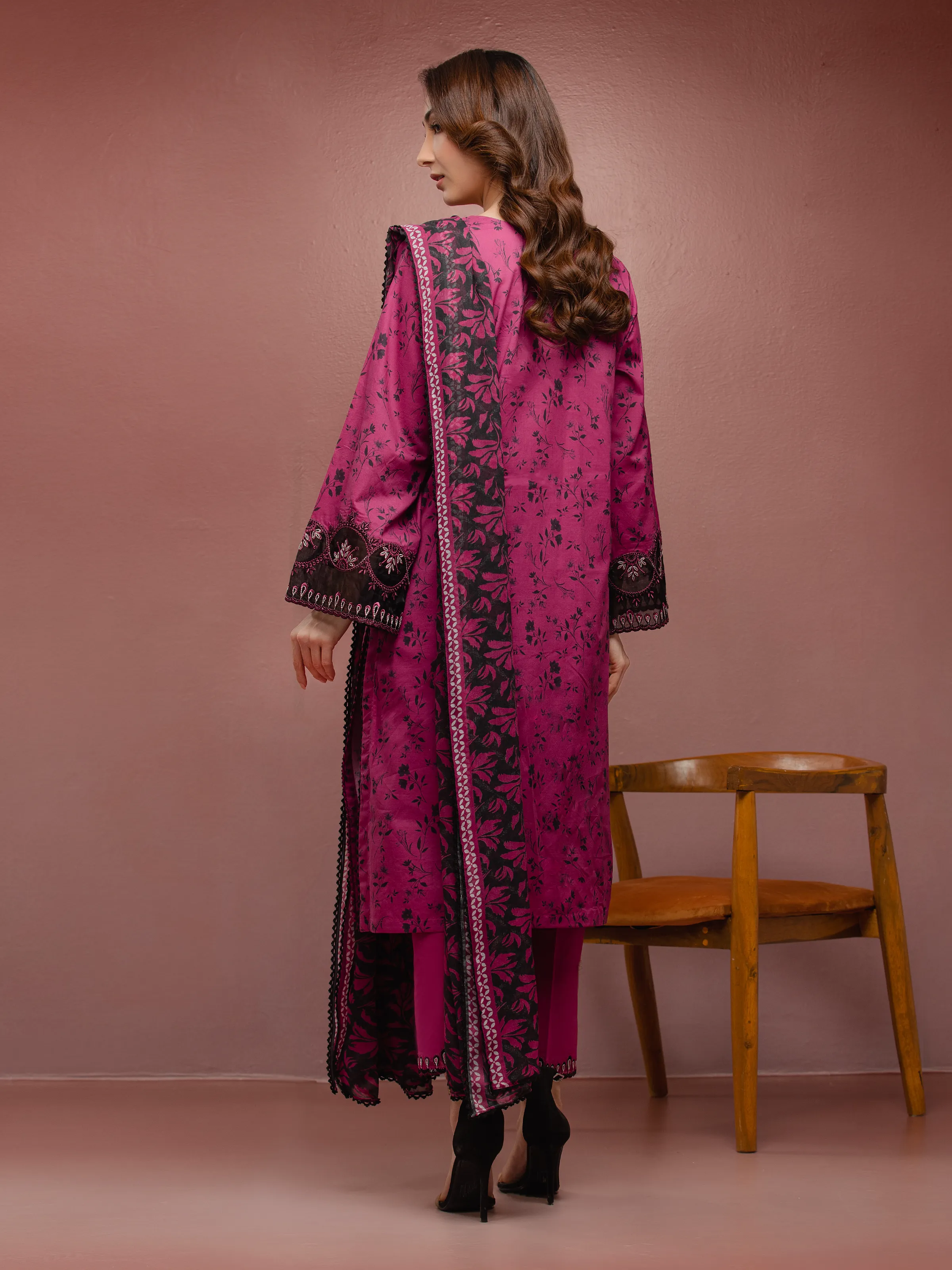 Unstitched Embroidered Cambric Suit - EWU5V2-31051-3P - Image 2