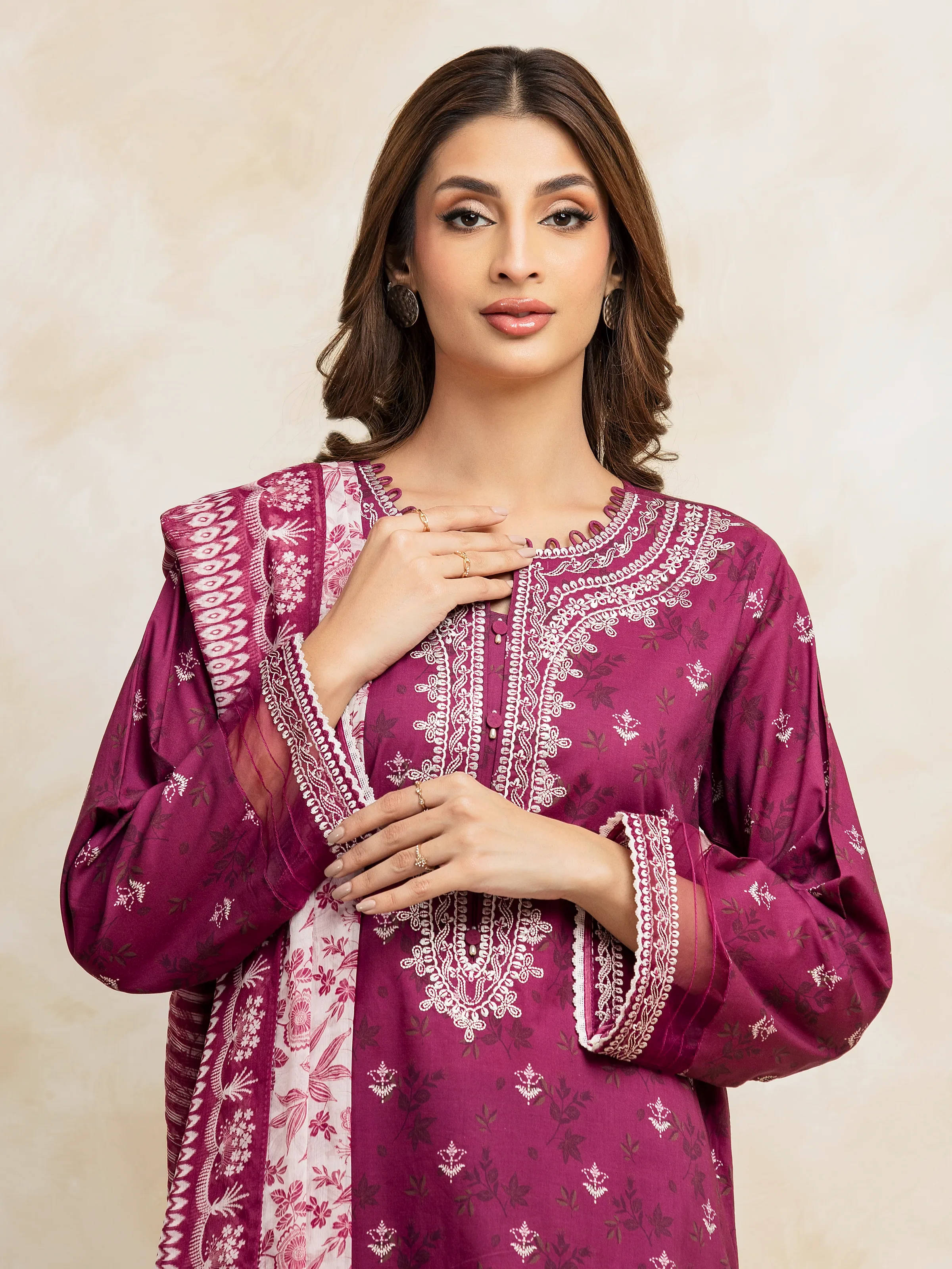 Unstitched Embroidered Cambric Suit - EWU5V2-31054-3P - Image 3