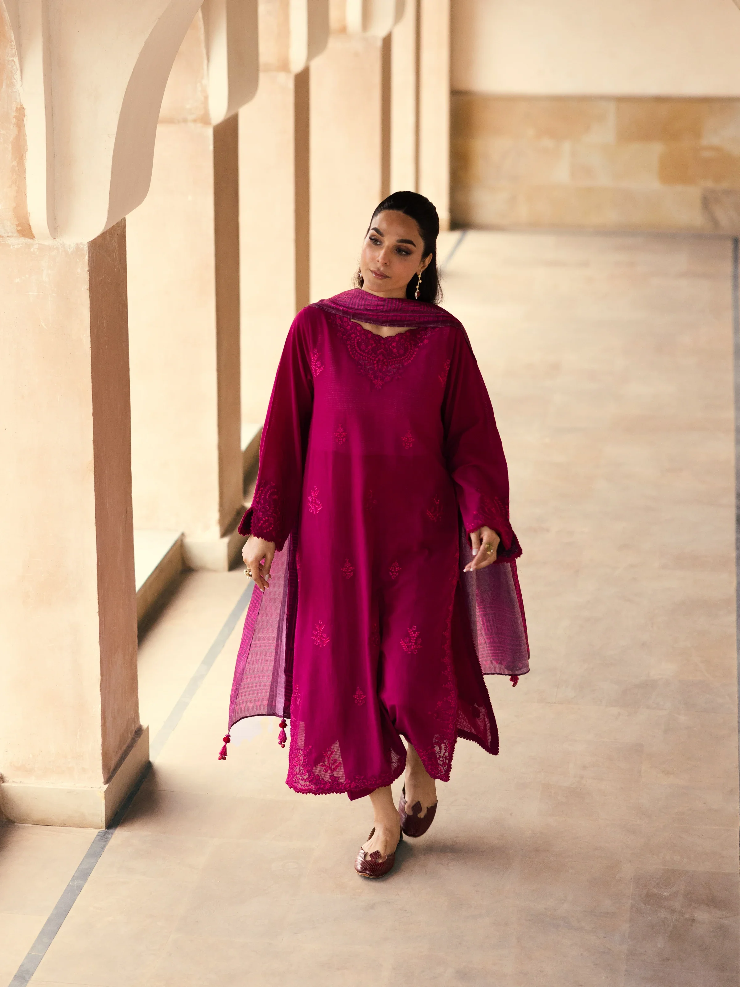Unstitched Embroidered Lawn Suit - EWU5V1-31237-3P - Image 3