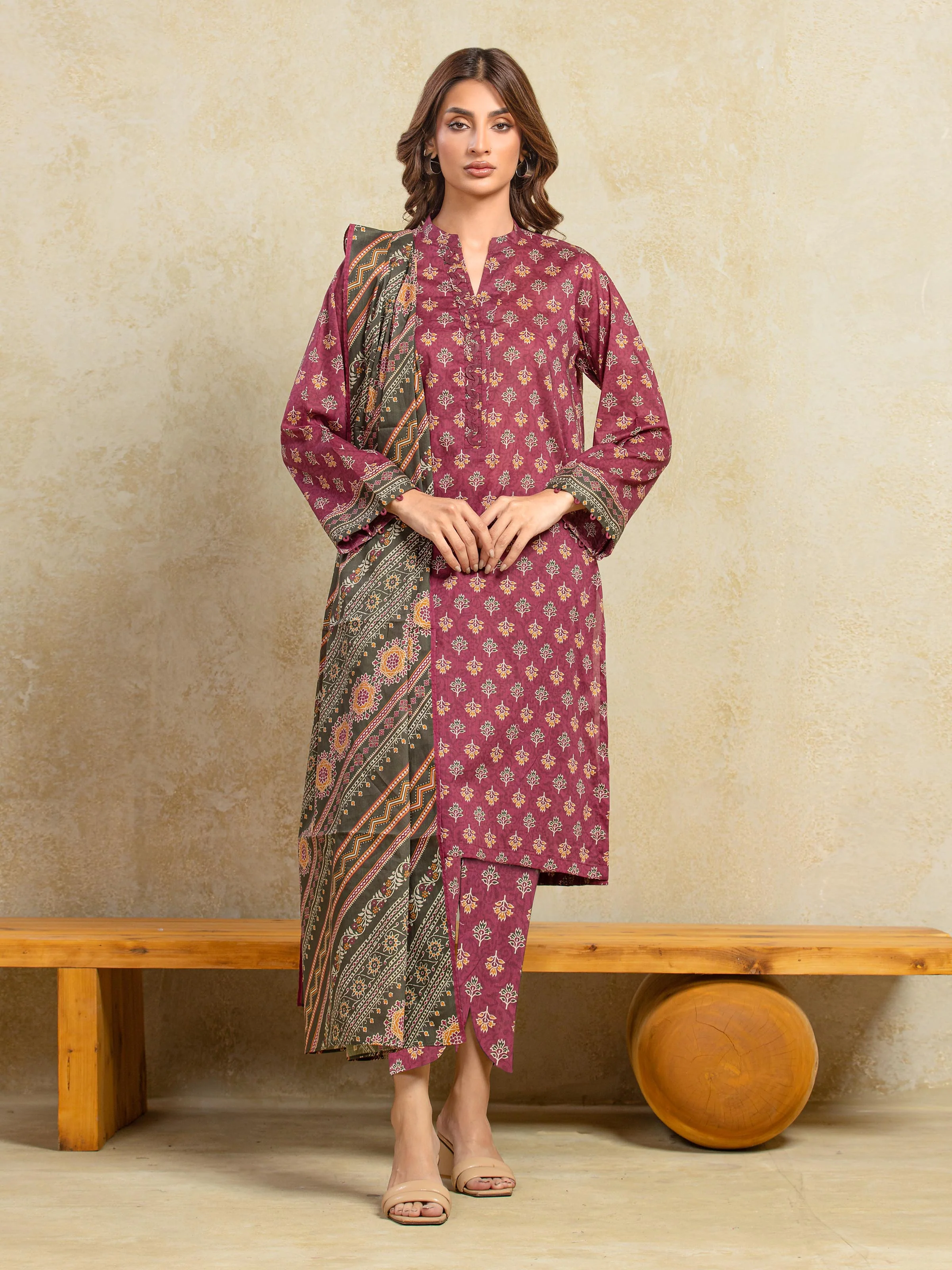 Unstitched Printed Khaddar Suit - EWU5A3-36105-3P