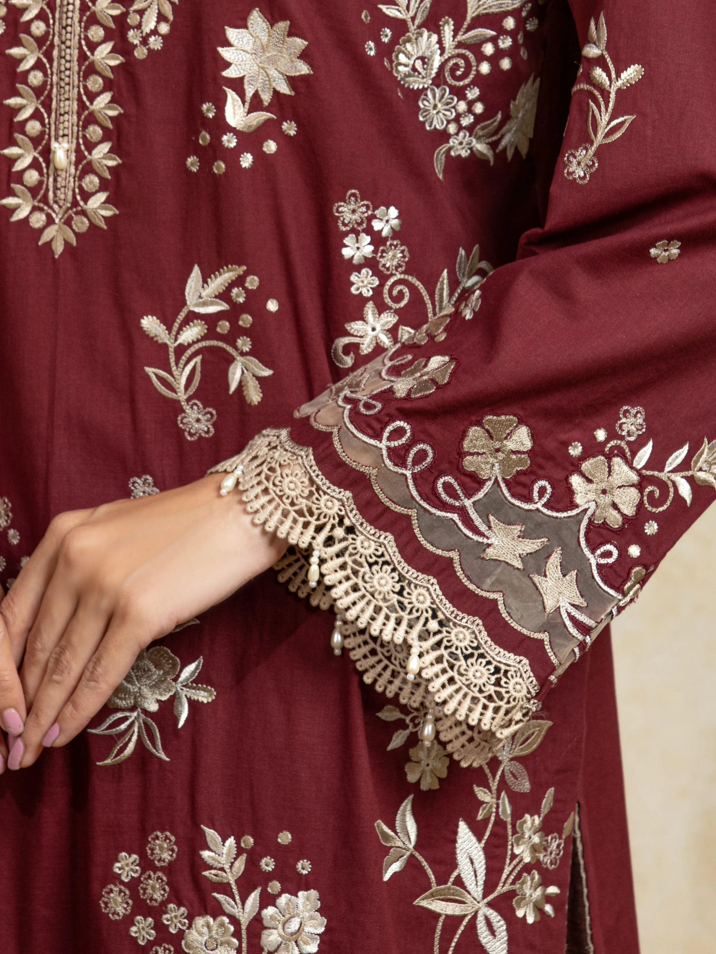 Unstitched Embroidered Cambric Suit - EWU5V2-31807-3P - Image 4
