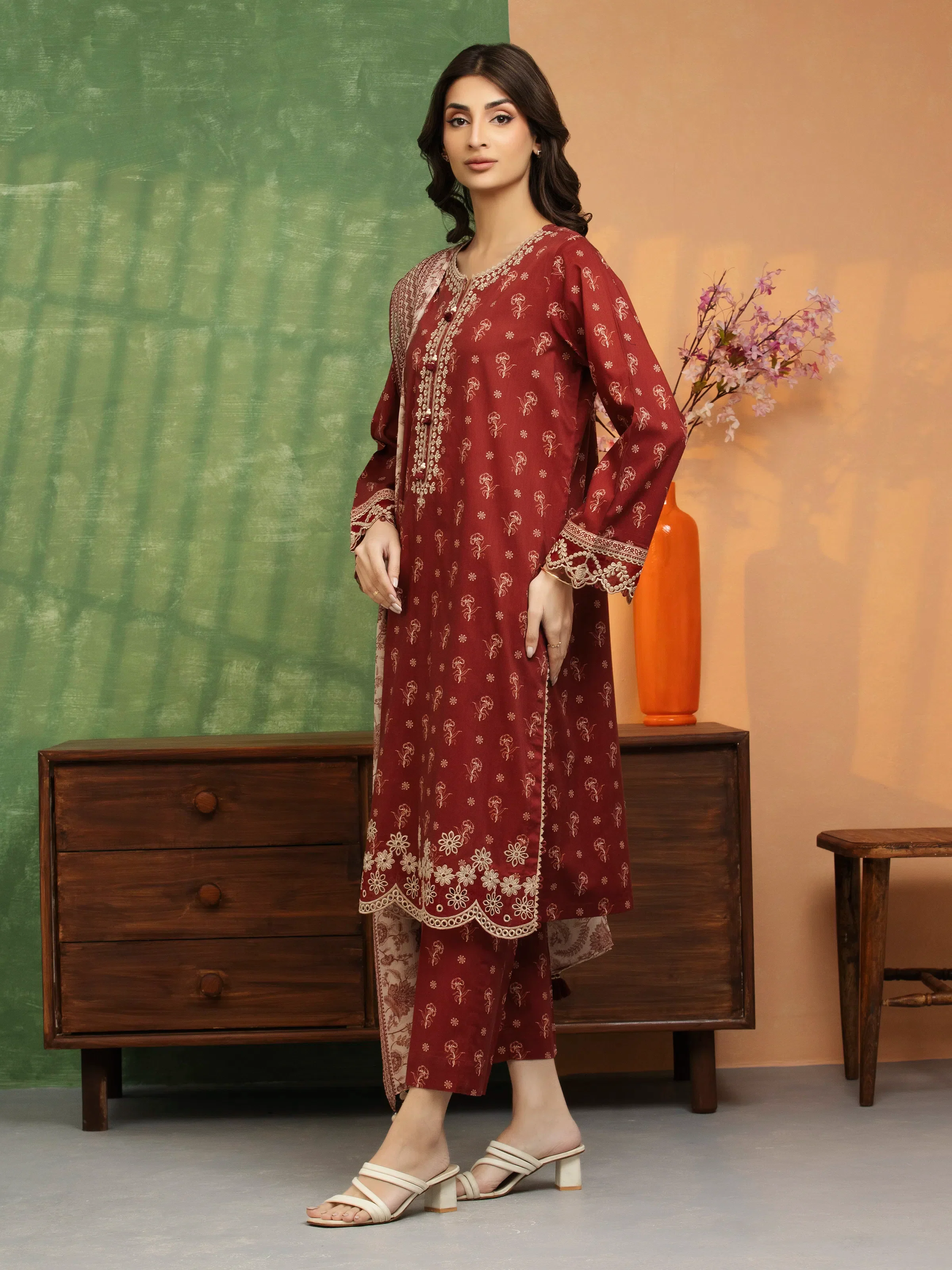 Unstitched Embroidered Lawn Suit - EWU5V1-31403-3P - Image 3