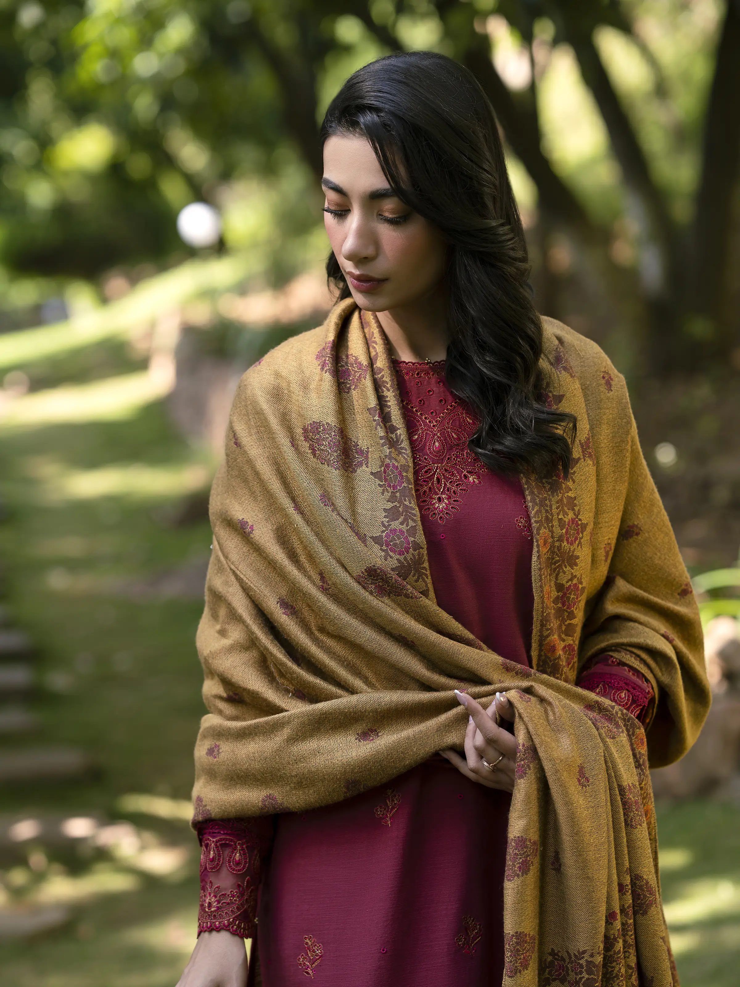 Unstitched Embroidered Marina Twill Suit - EWU24V14-30213-3P - Image 4