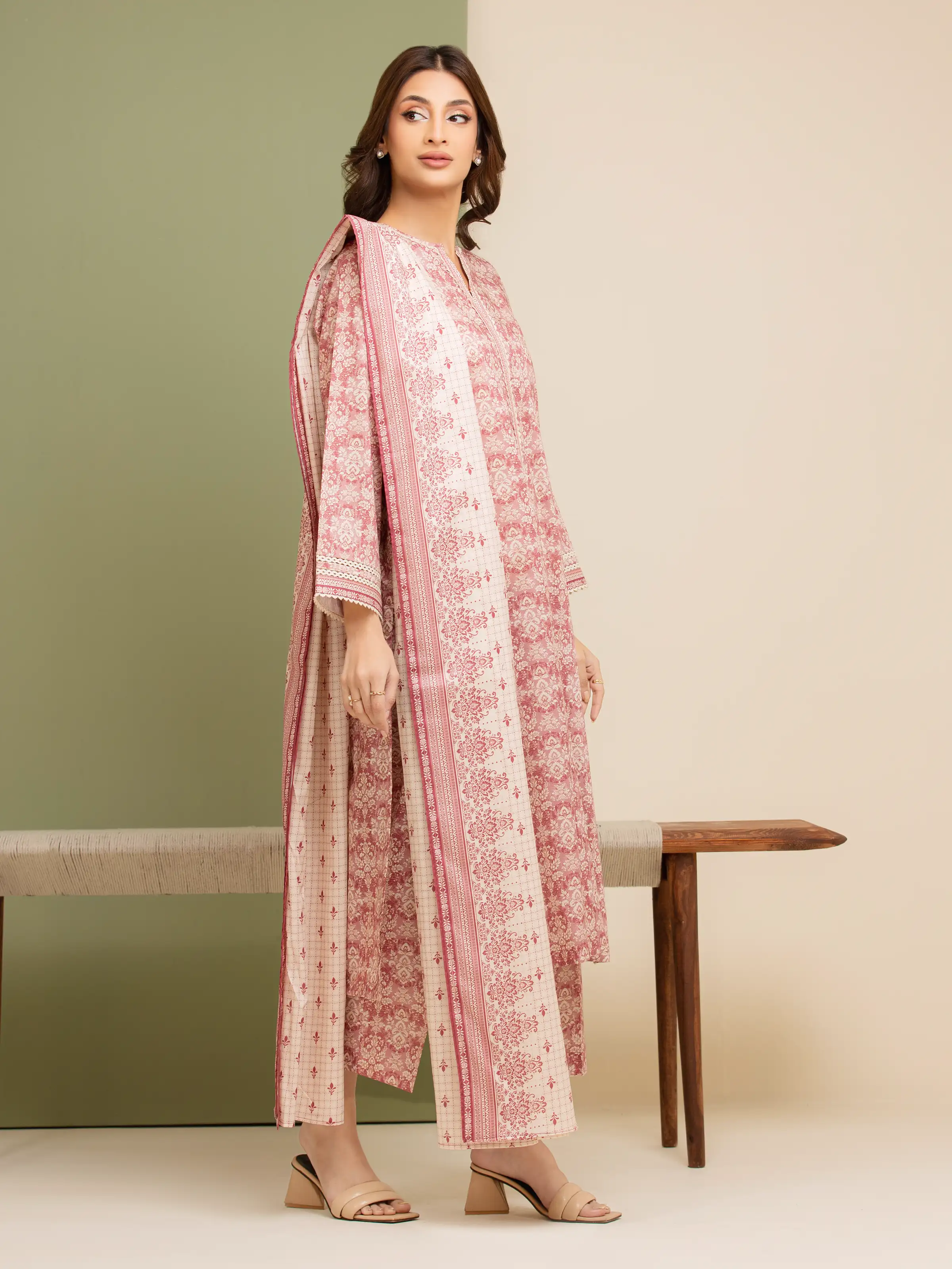 Unstitched Printed Lawn Suit - EWU5A1-35139-3P - Image 3