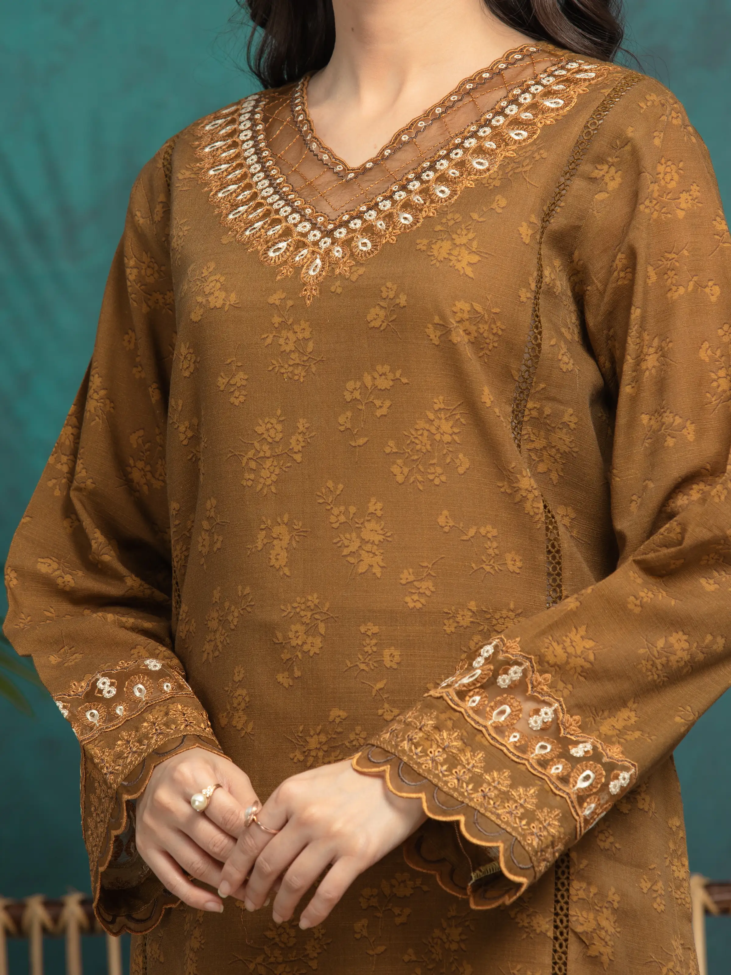 Unstitched Embroidered Khaddar Suit - EWU24V12-30184-3P - Image 4