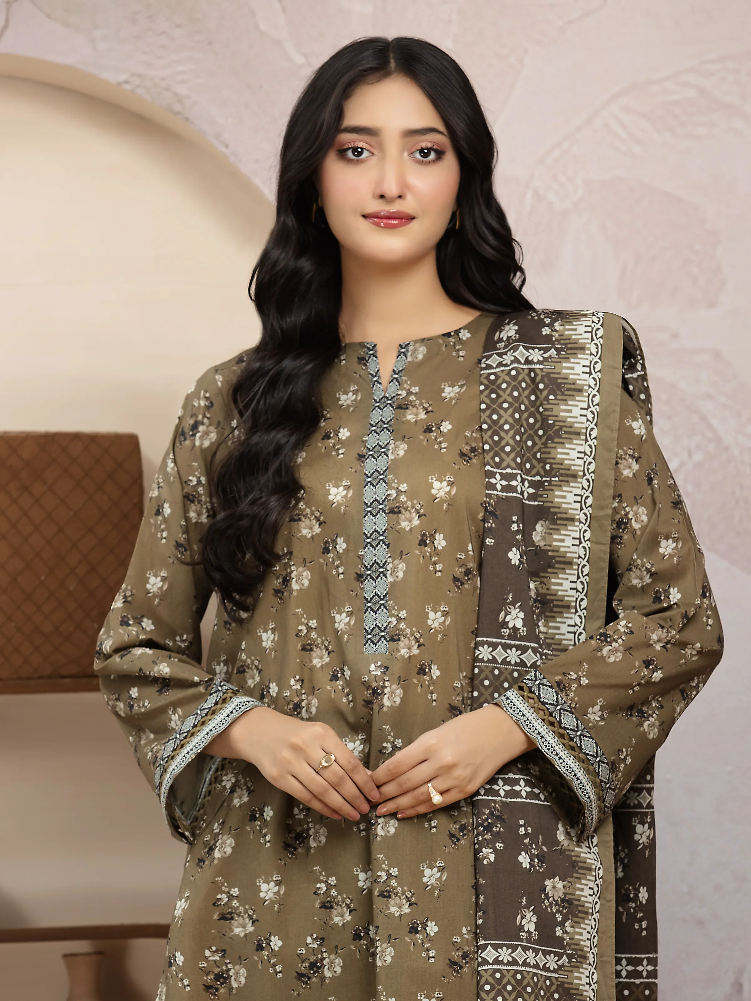 Unstitched Printed Khaddar Shirt Dupatta - EWU24A3-29832SD - Image 2