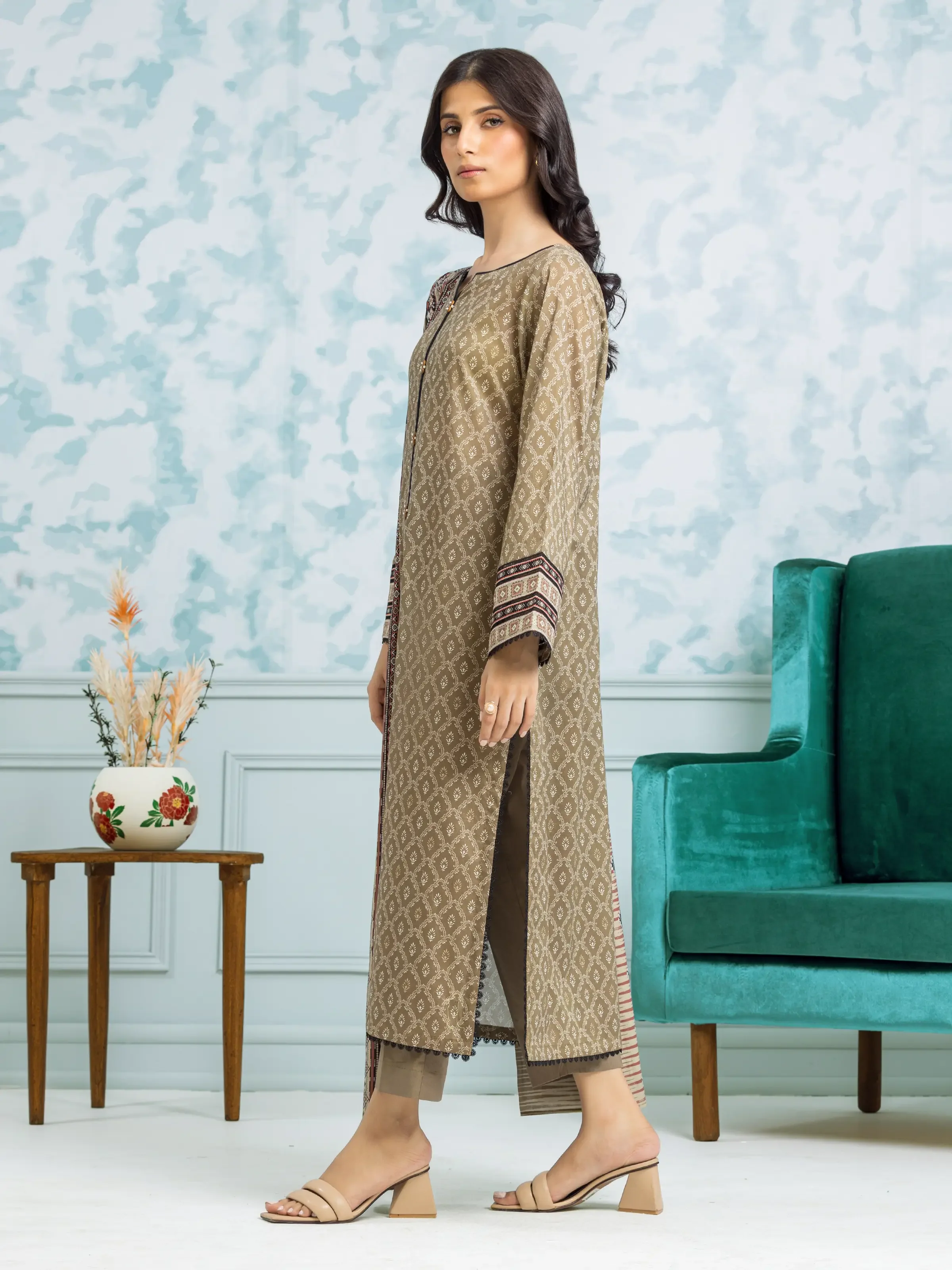 Unstitched Printed Khaddar Suit - EWU24A3-28351-3P - Image 2