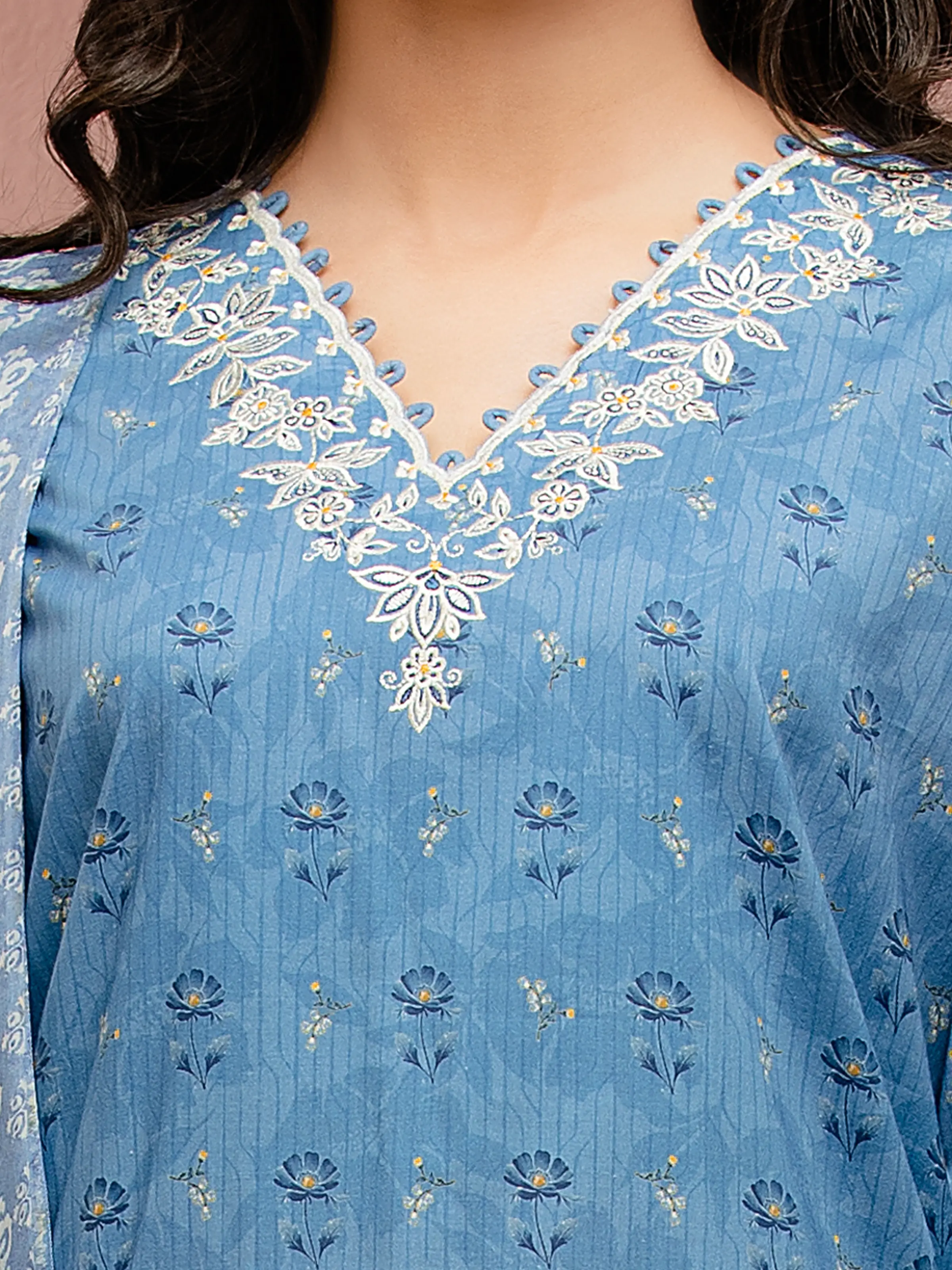 Unstitched Embroidered Cambric Suit - EWU5V2-31048-3P - Image 4