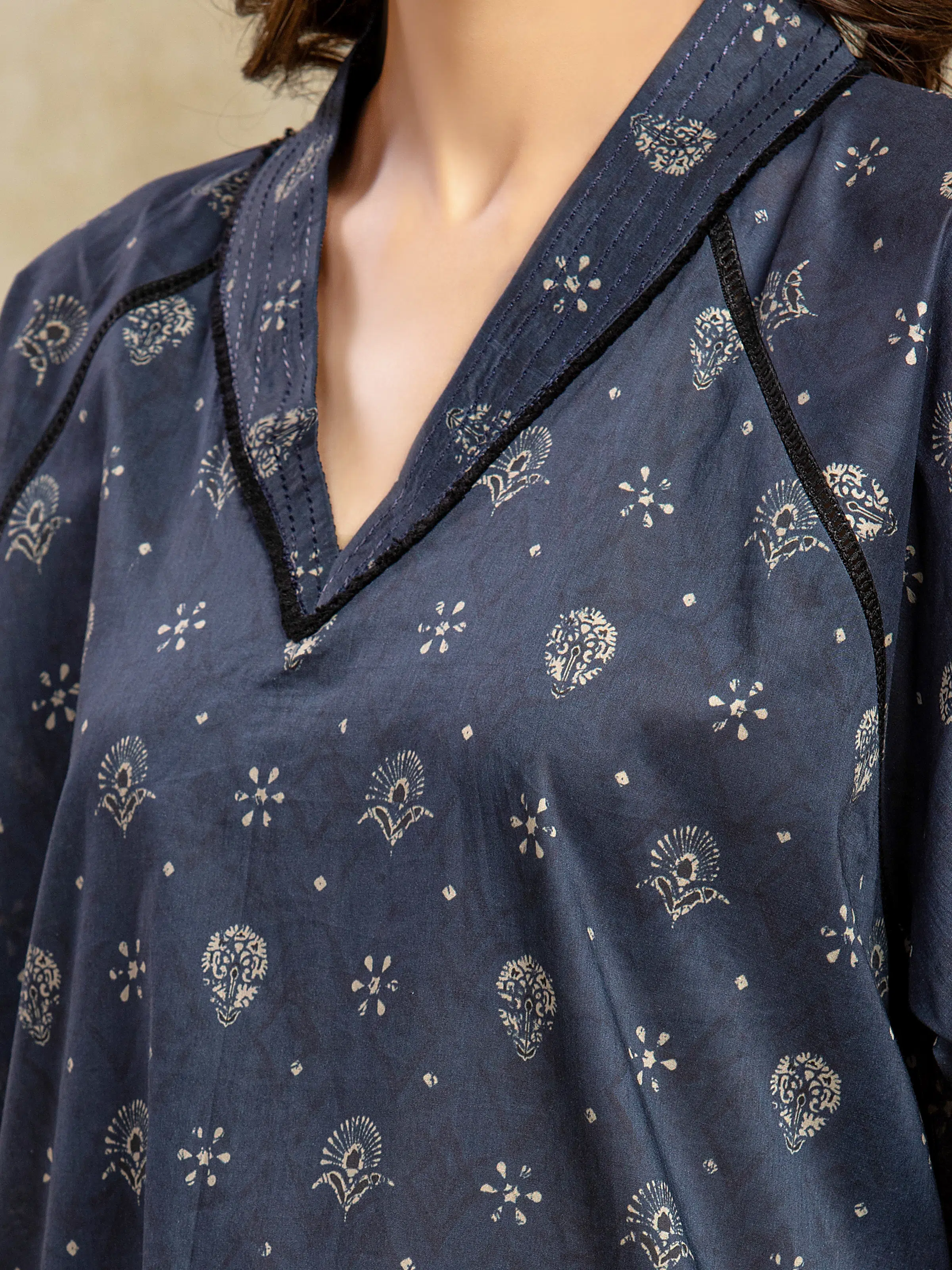 Unstitched Printed Khaddar Suit - EWU5A3-36103-3P - Image 4