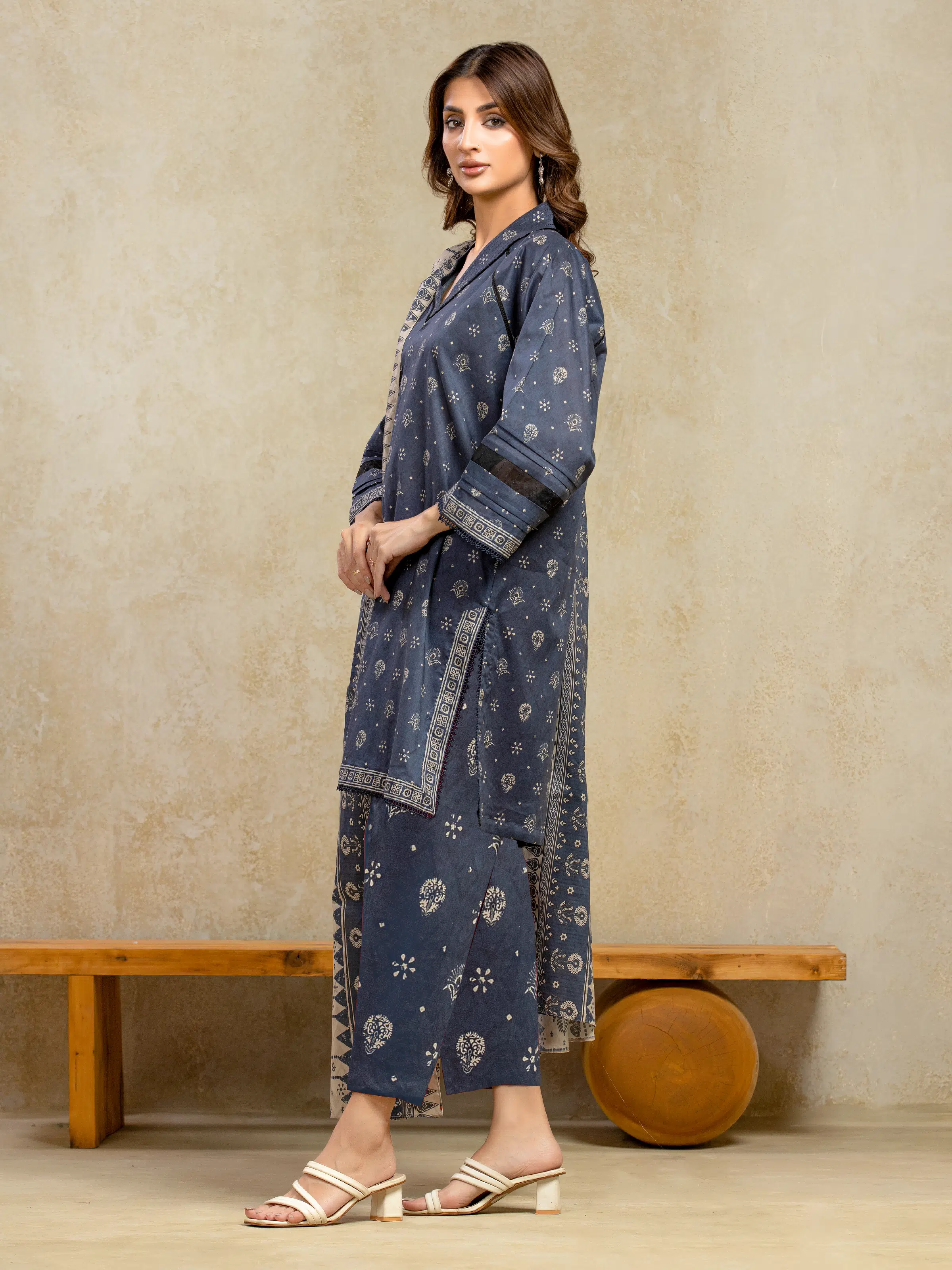 Unstitched Printed Khaddar Suit - EWU5A3-36103-3P - Image 5