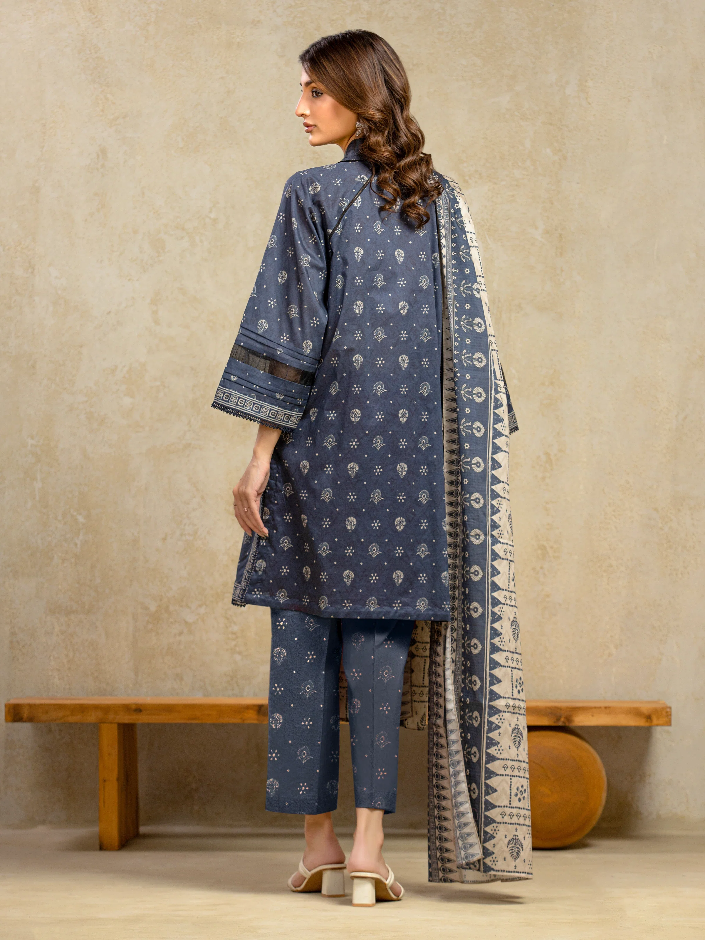 Unstitched Printed Khaddar Suit - EWU5A3-36103-3P - Image 6