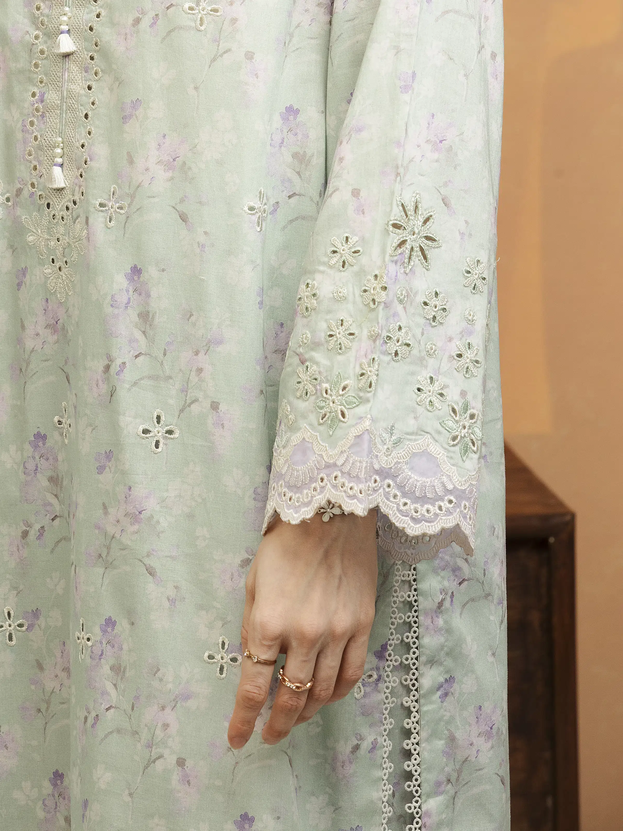 Unstitched Embroidered Lawn Suit - EWU5V1-31443-3P - Image 5