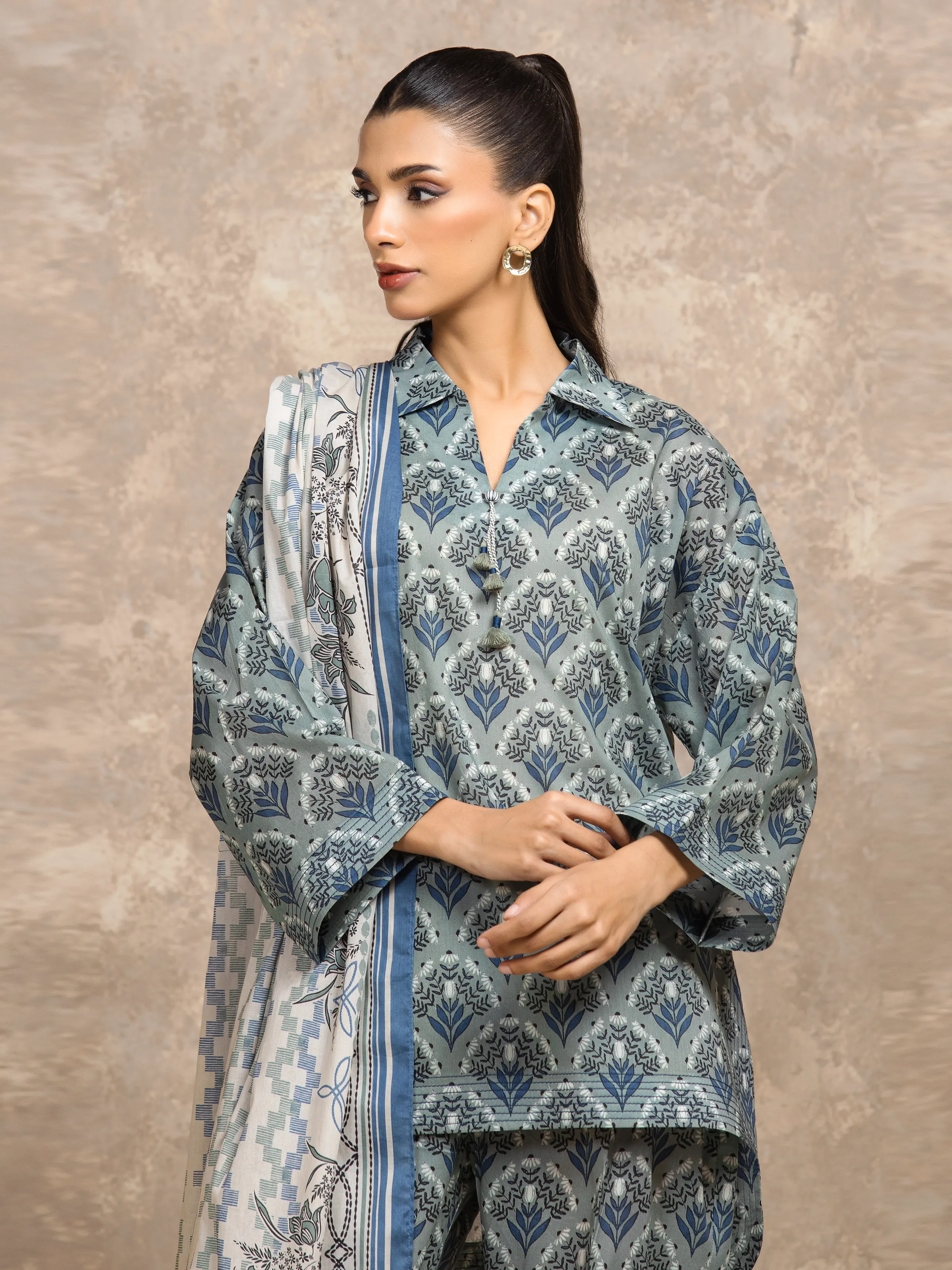 Unstitched Printed Khaddar Suit - EWU5A3-36133-3P - Image 2
