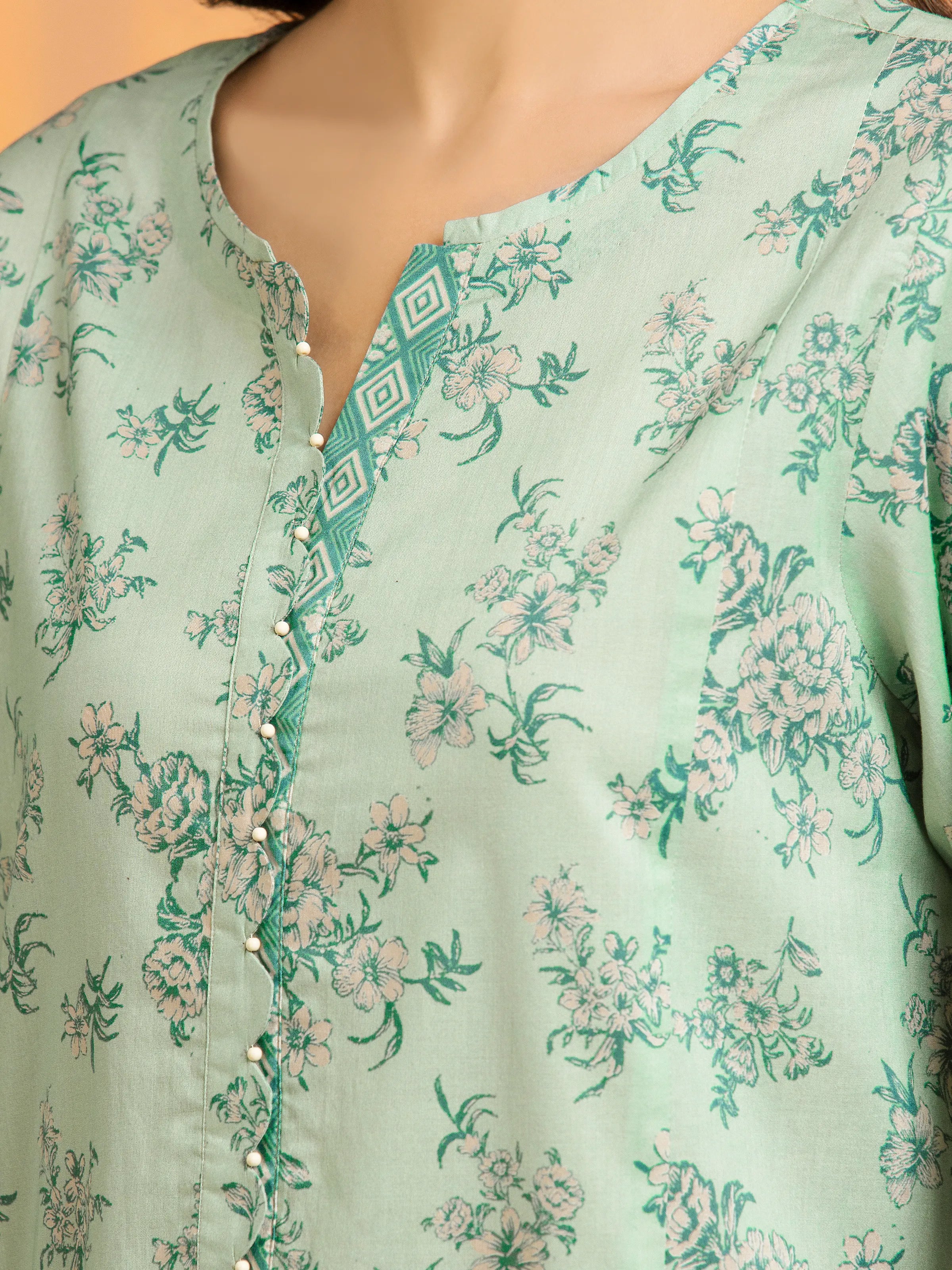 Unstitched Printed Lawn Suit - EWU6A1-36506-3P - Image 3