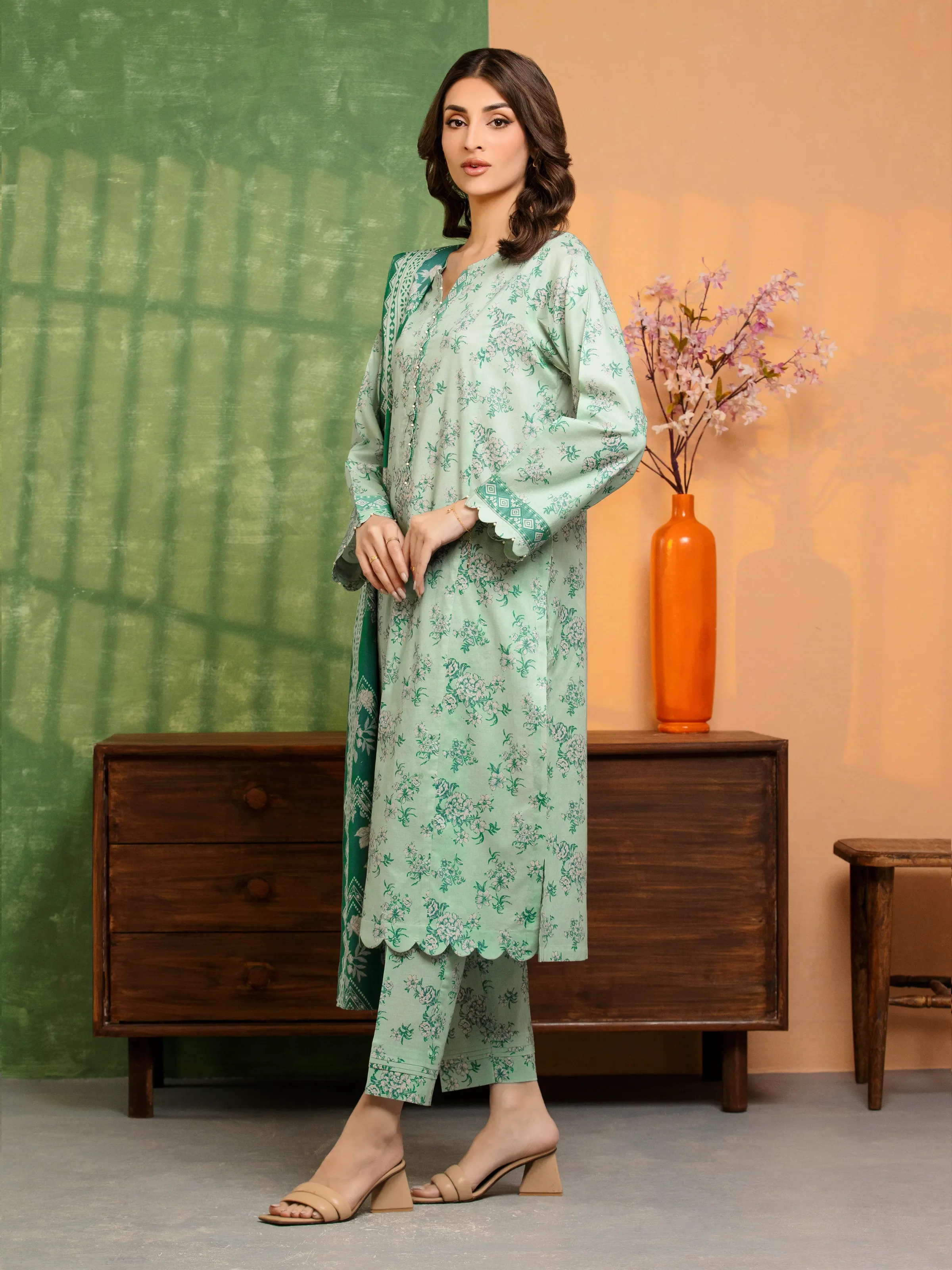 Unstitched Printed Lawn Suit - EWU6A1-36506-3P - Image 4