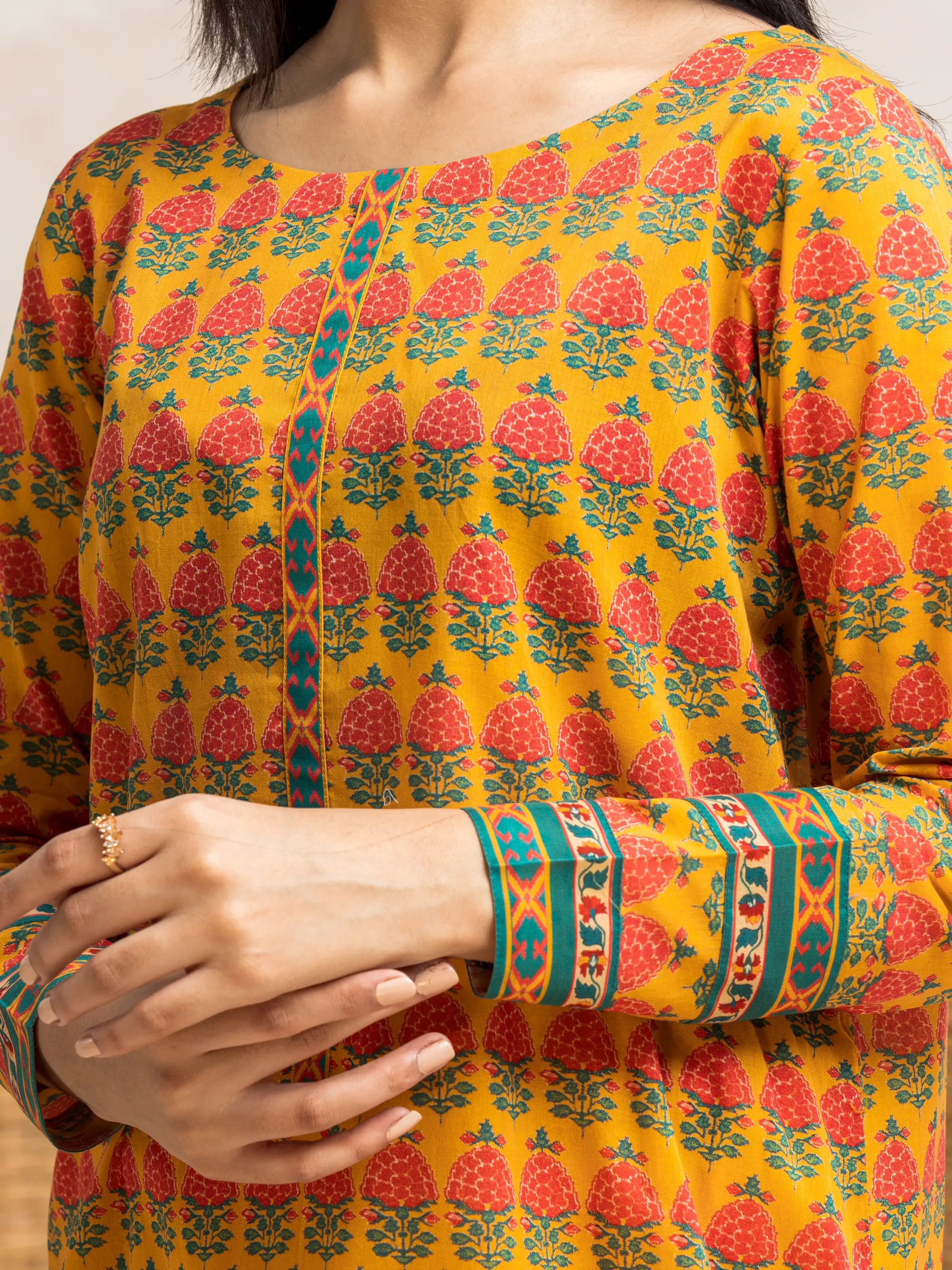 Unstitched Printed Cambric Suit - EWU24A2-28056-3P - Image 4