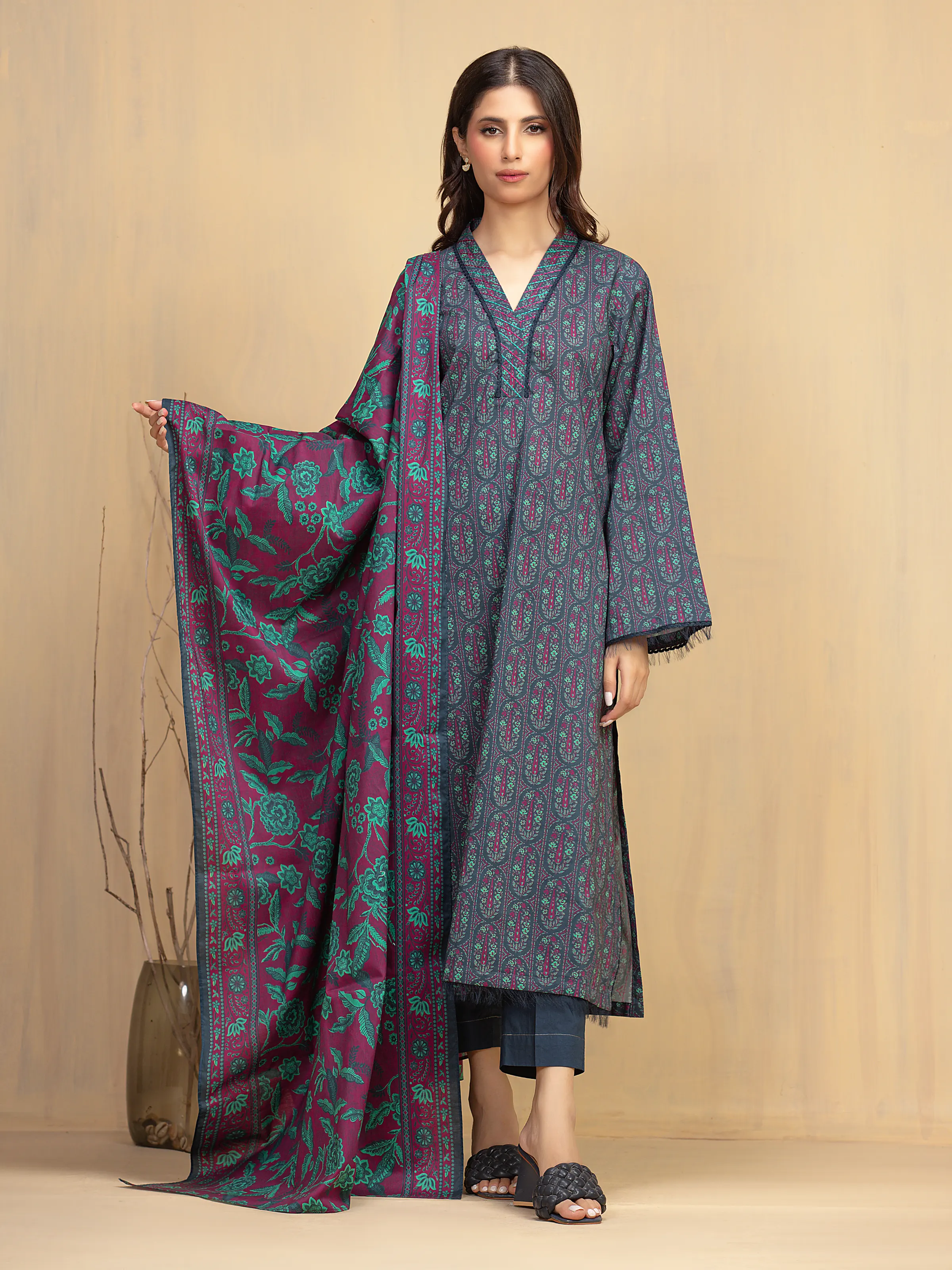 Unstitched Printed Khaddar Suit - EWU5A3-36006-3P