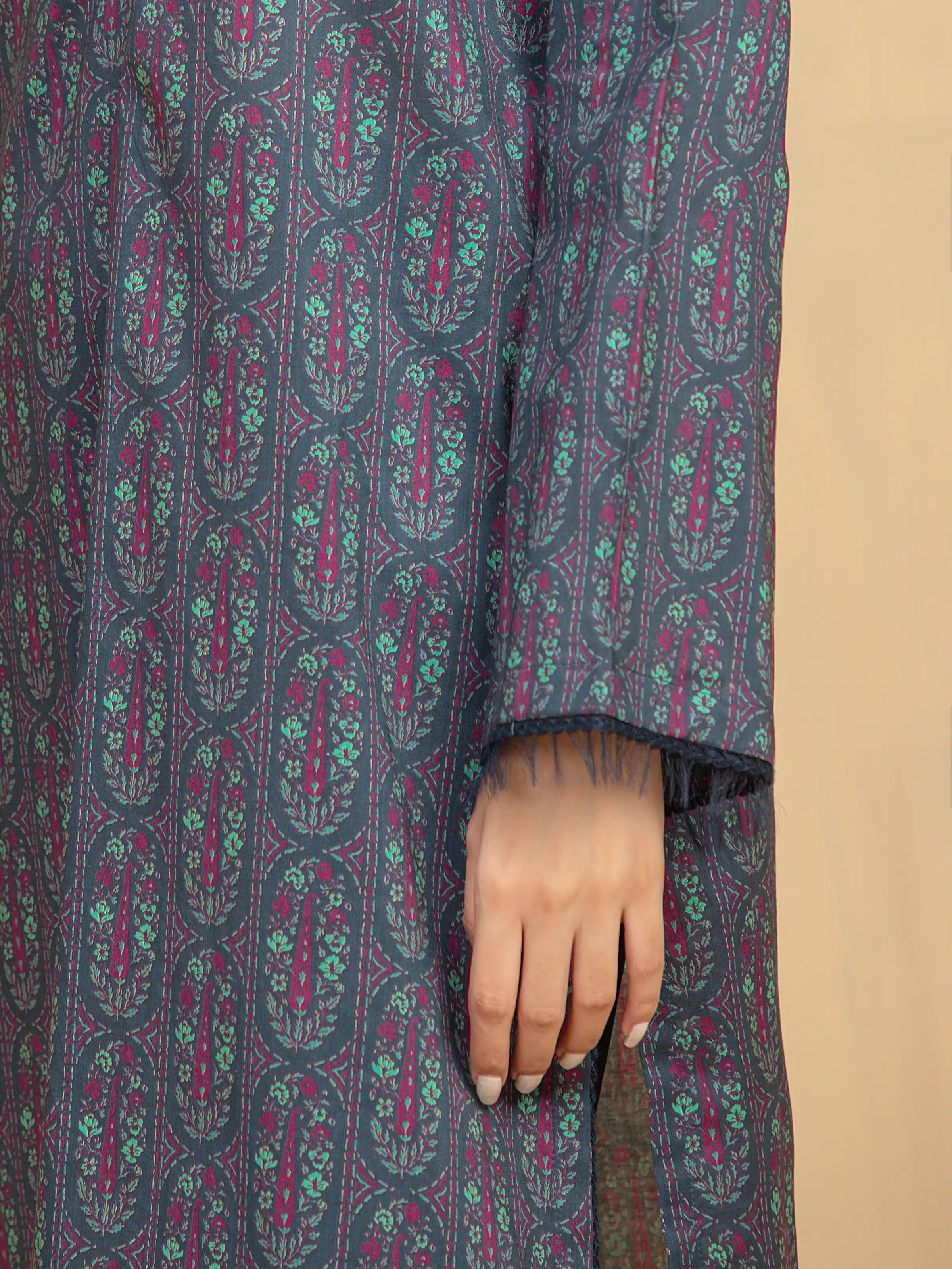 Unstitched Printed Khaddar Suit - EWU5A3-36006-3P - Image 4