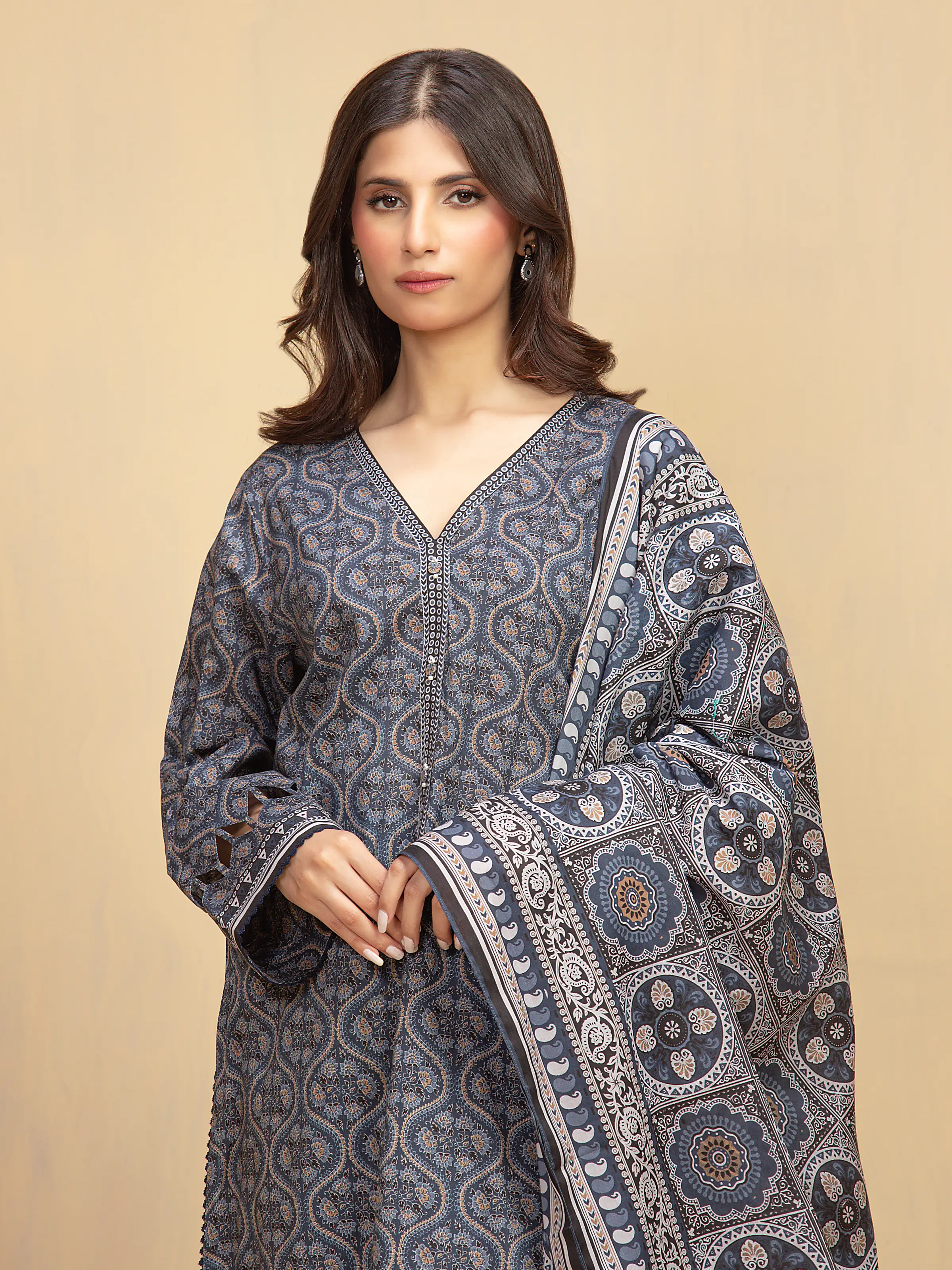 Unstitched Printed Khaddar Suit - EWU5A3-36009-3P - Image 2