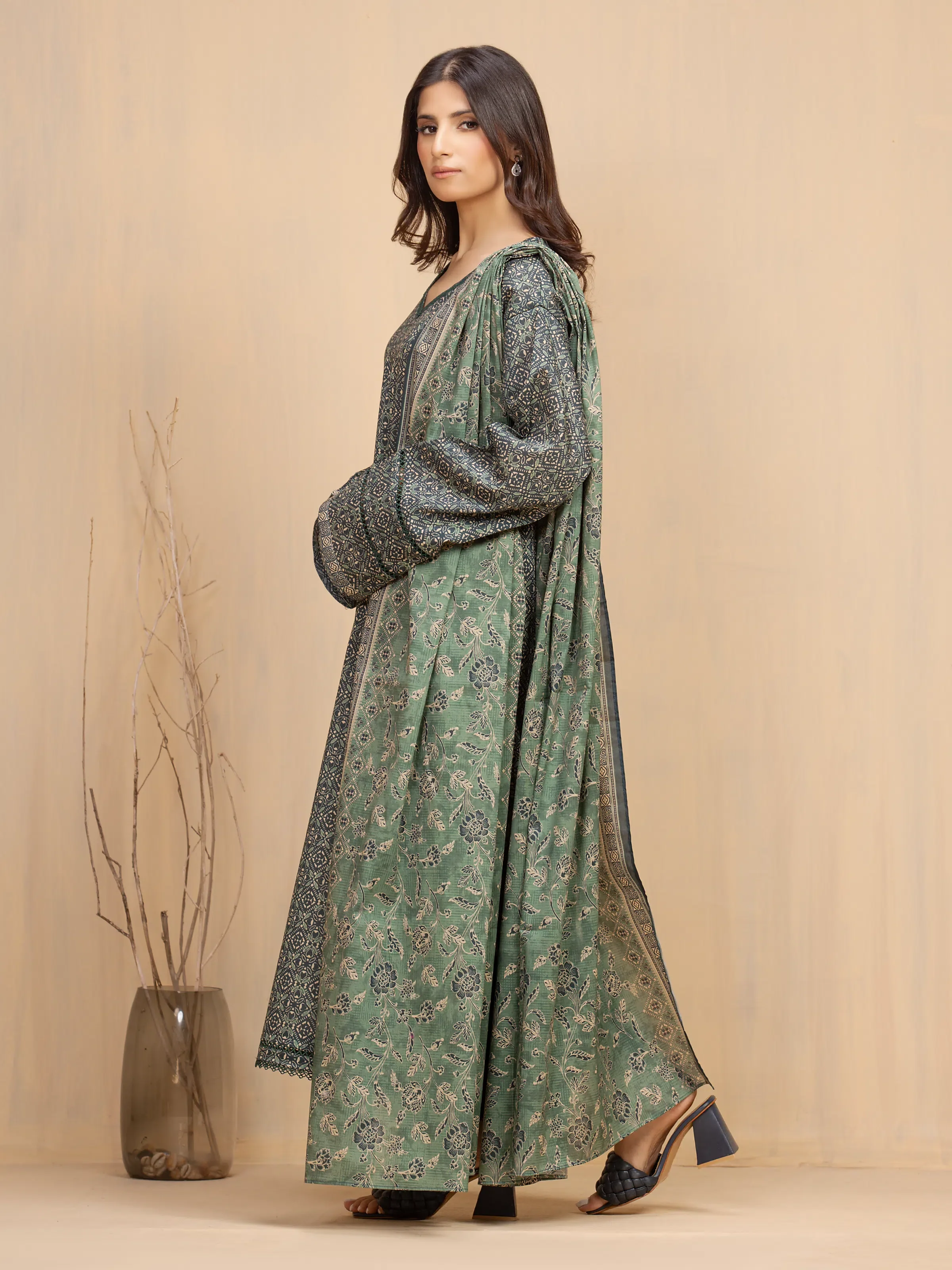 Unstitched Printed Khaddar Suit - EWU5A3-36017-3P - Image 4