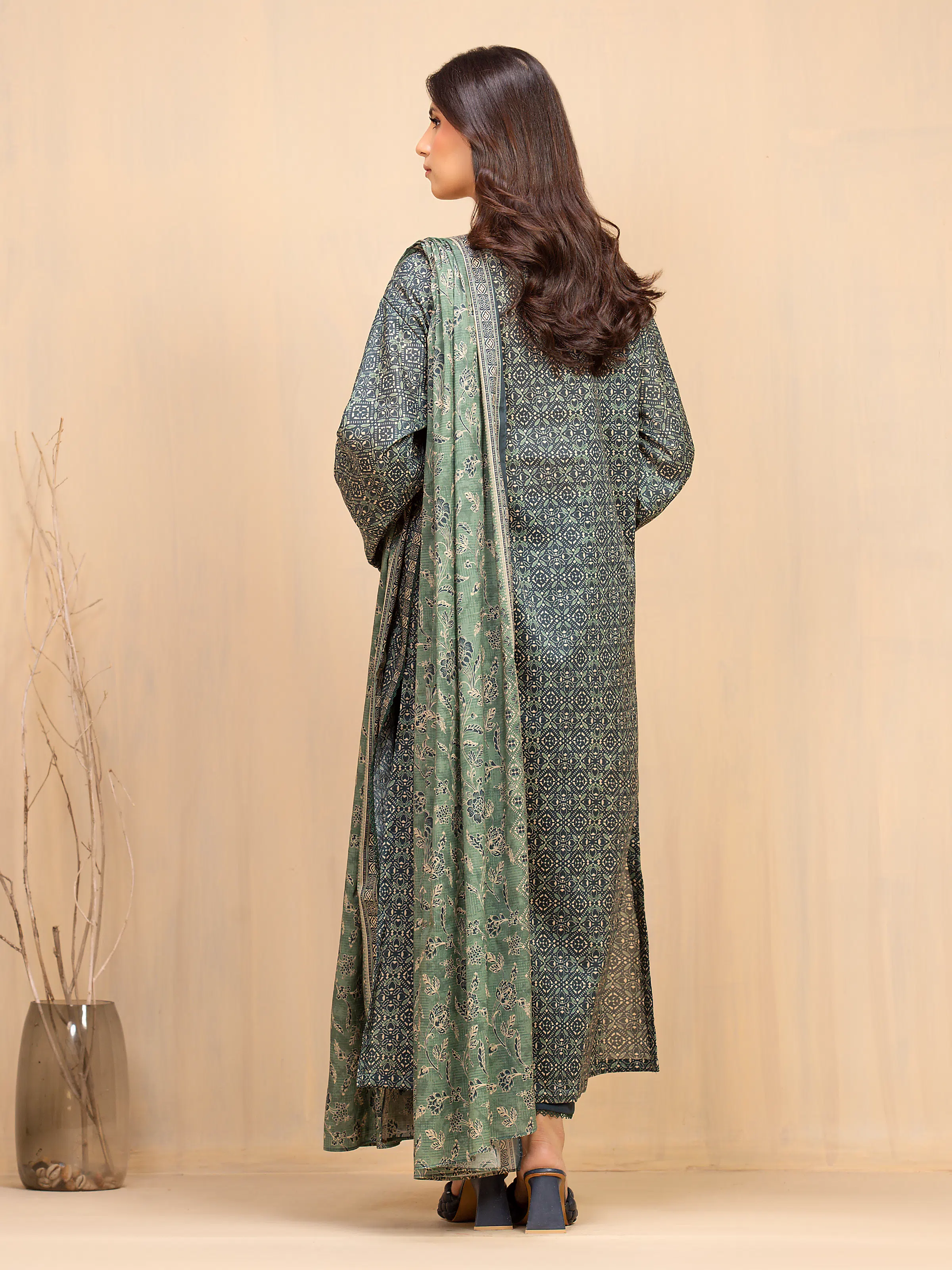 Unstitched Printed Khaddar Suit - EWU5A3-36017-3P - Image 5