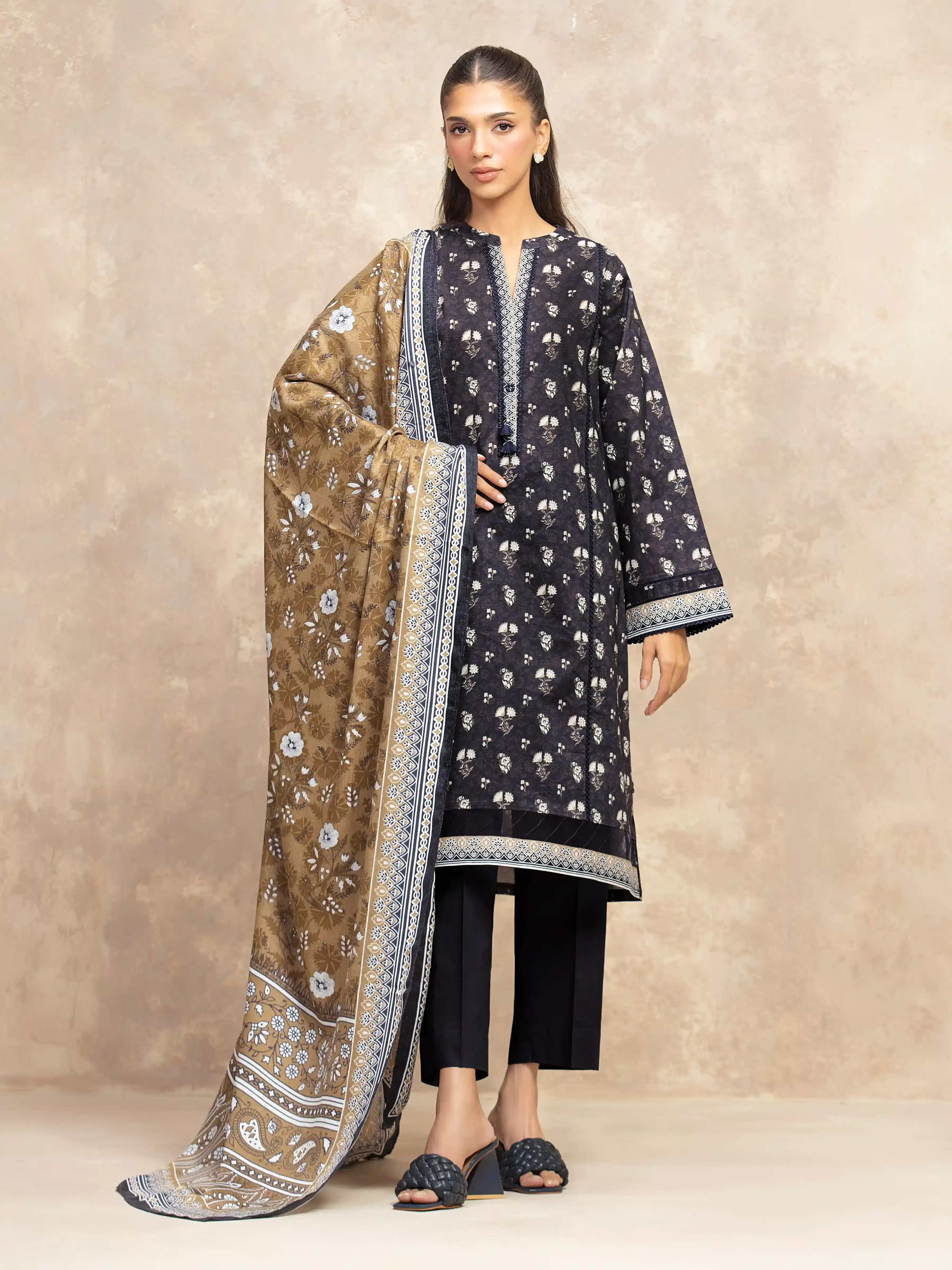 Unstitched Printed Khaddar Suit - EWU5M3-028-3P