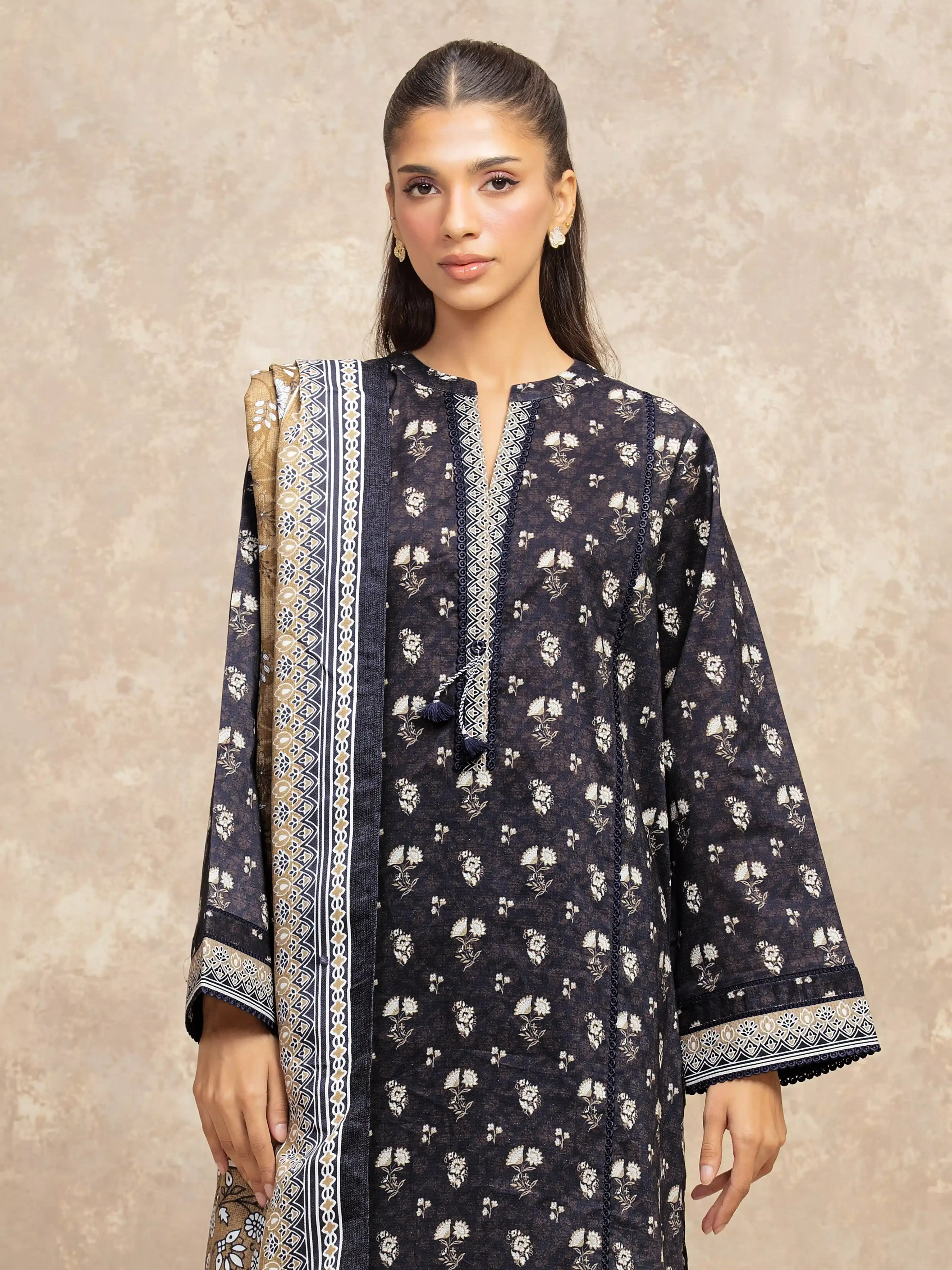 Unstitched Printed Khaddar Suit - EWU5M3-028-3P - Image 2