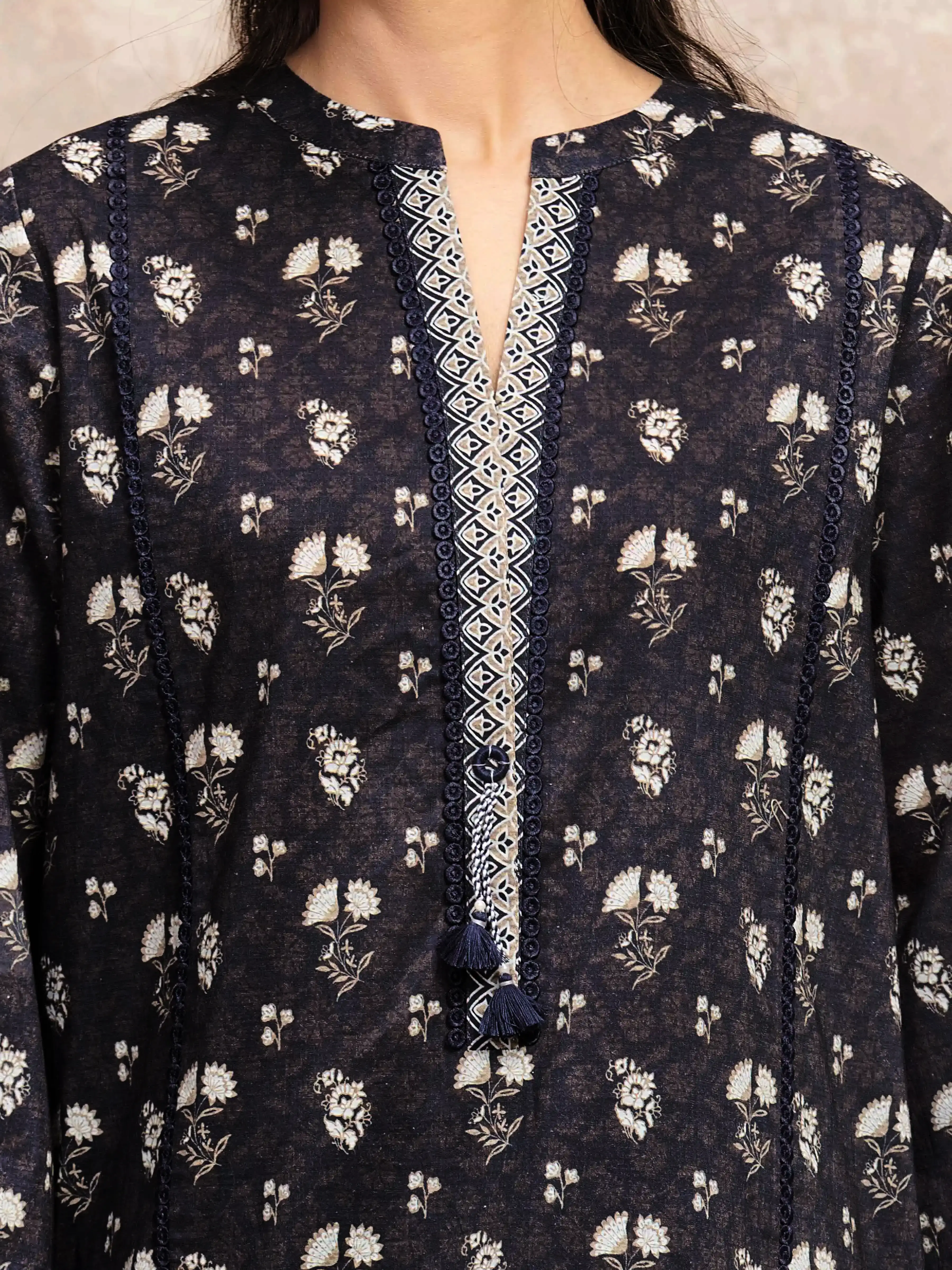 Unstitched Printed Khaddar Suit - EWU5M3-028-3P - Image 3