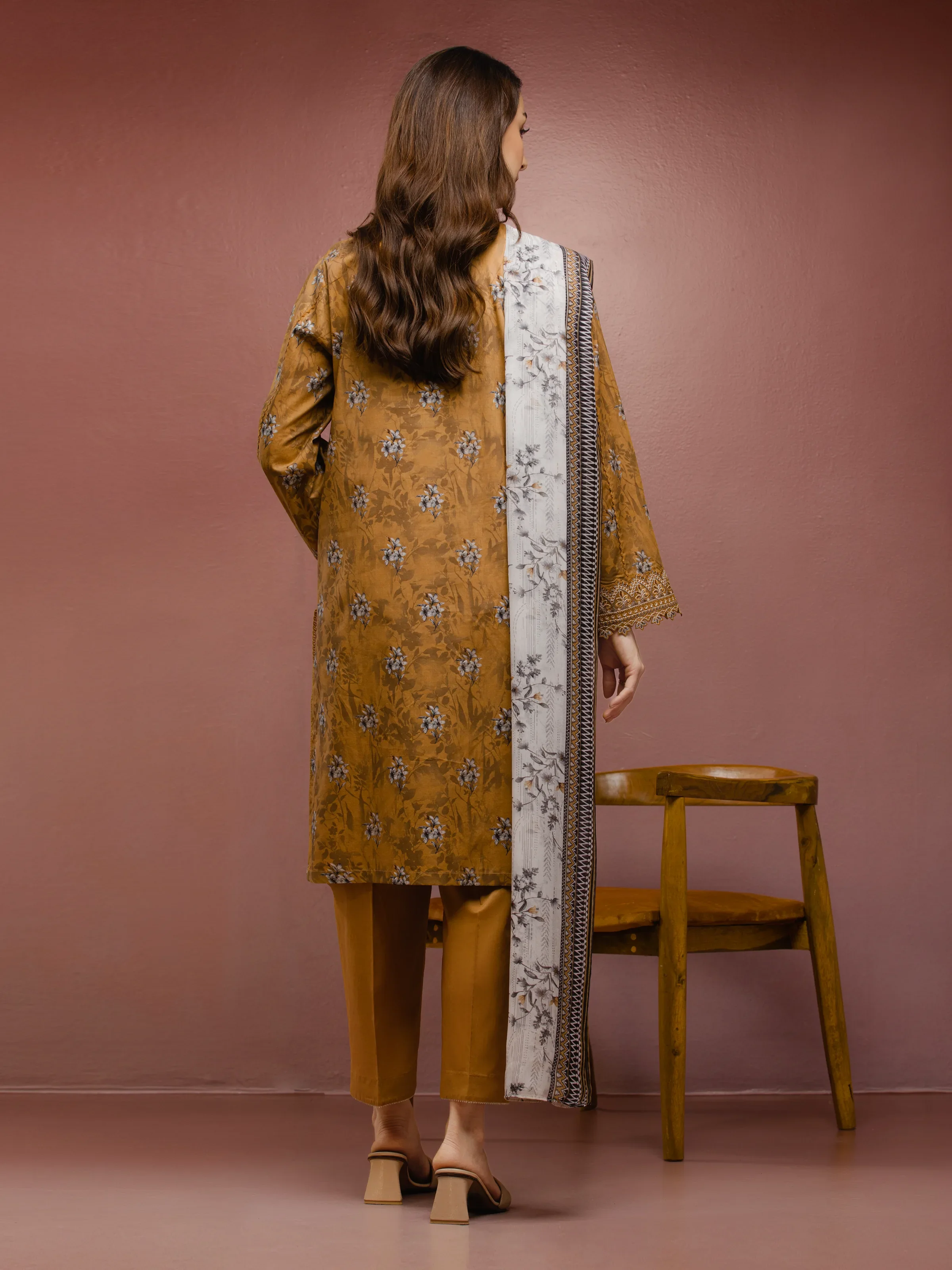 Unstitched Embroidered Cambric Suit - EWU5V2-31050-3P - Image 5