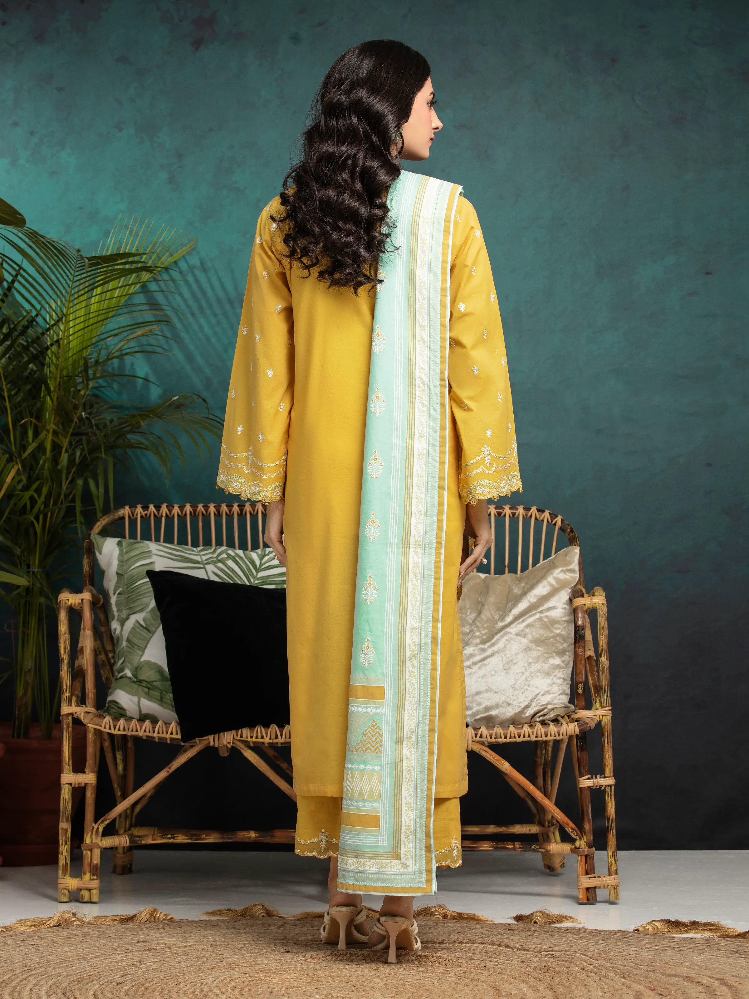 Unstitched Embroidered Cambric Suit - EWU5V2-31026-3P - Image 4