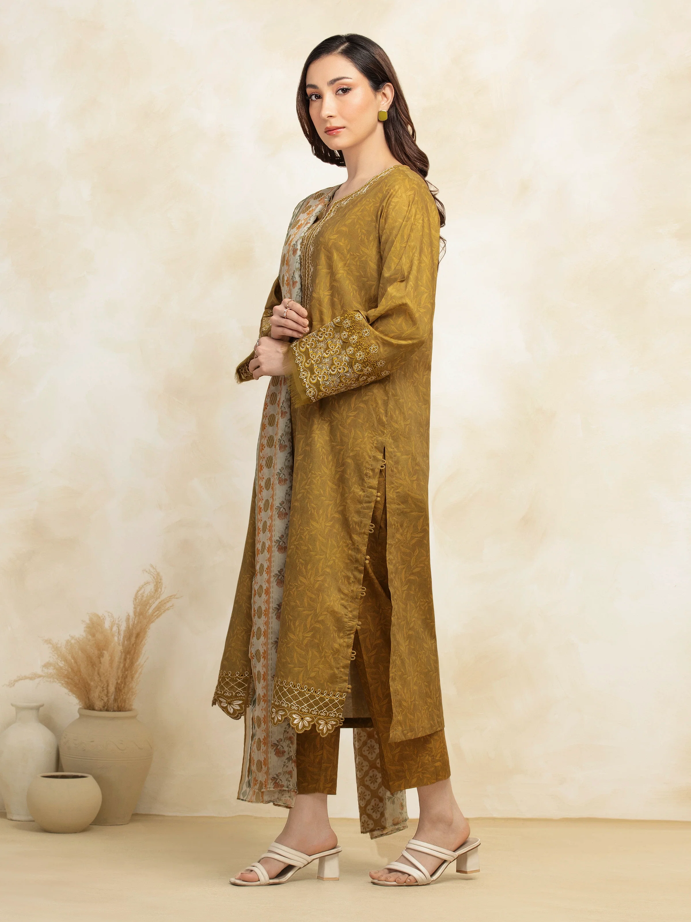 Unstitched Embroidered Lawn Suit - EWU5V1-31095-3P - Image 3