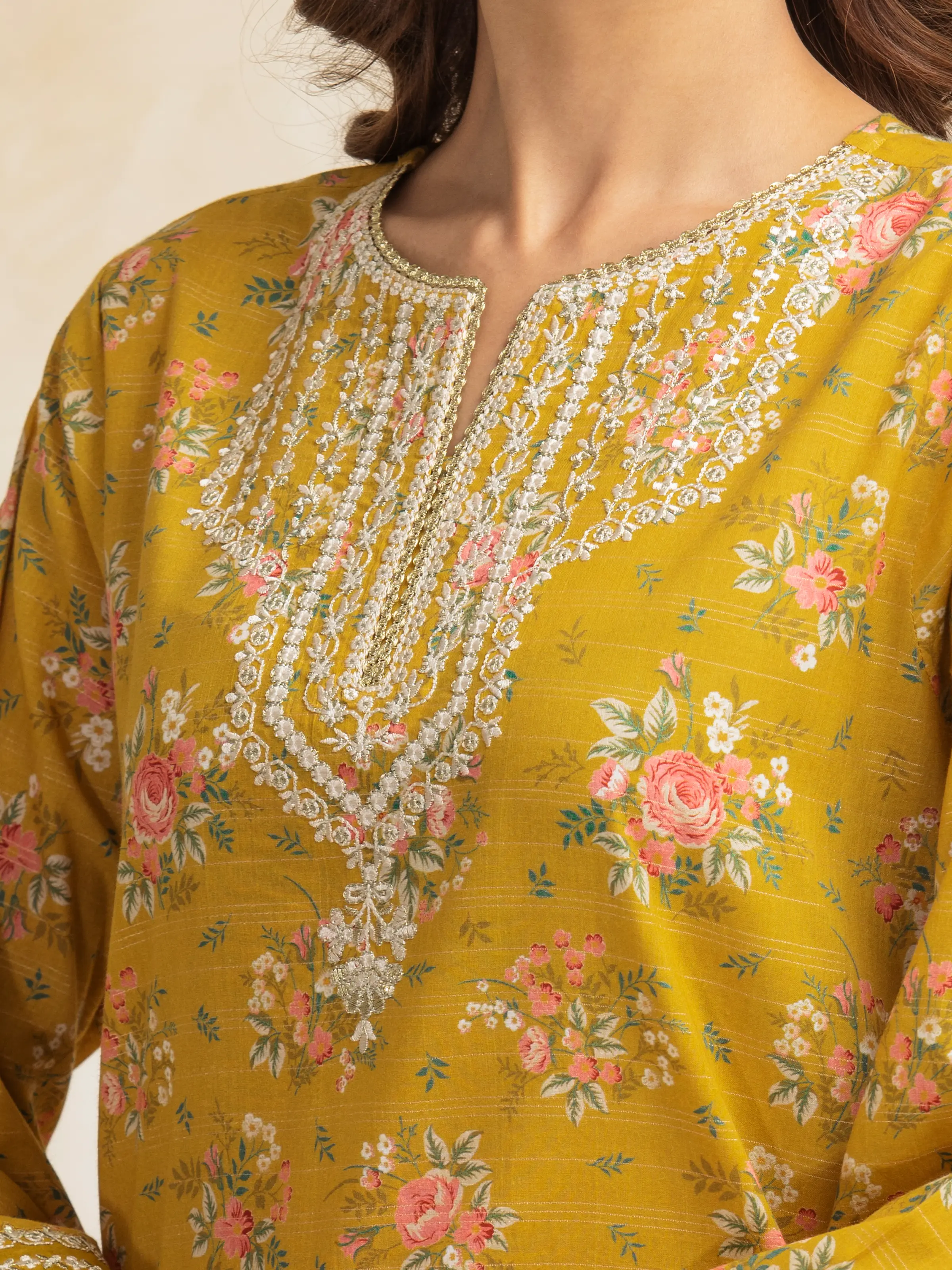 Unstitched Embroidered Lawn Suit - EWU5V1-31185-3P - Image 4