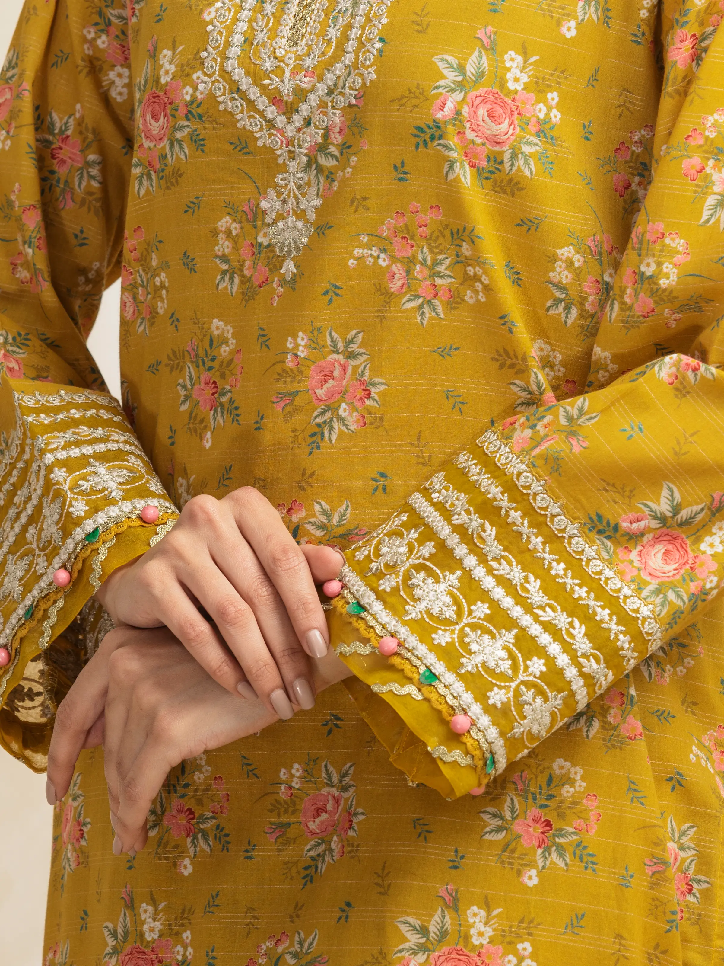 Unstitched Embroidered Lawn Suit - EWU5V1-31185-3P - Image 5