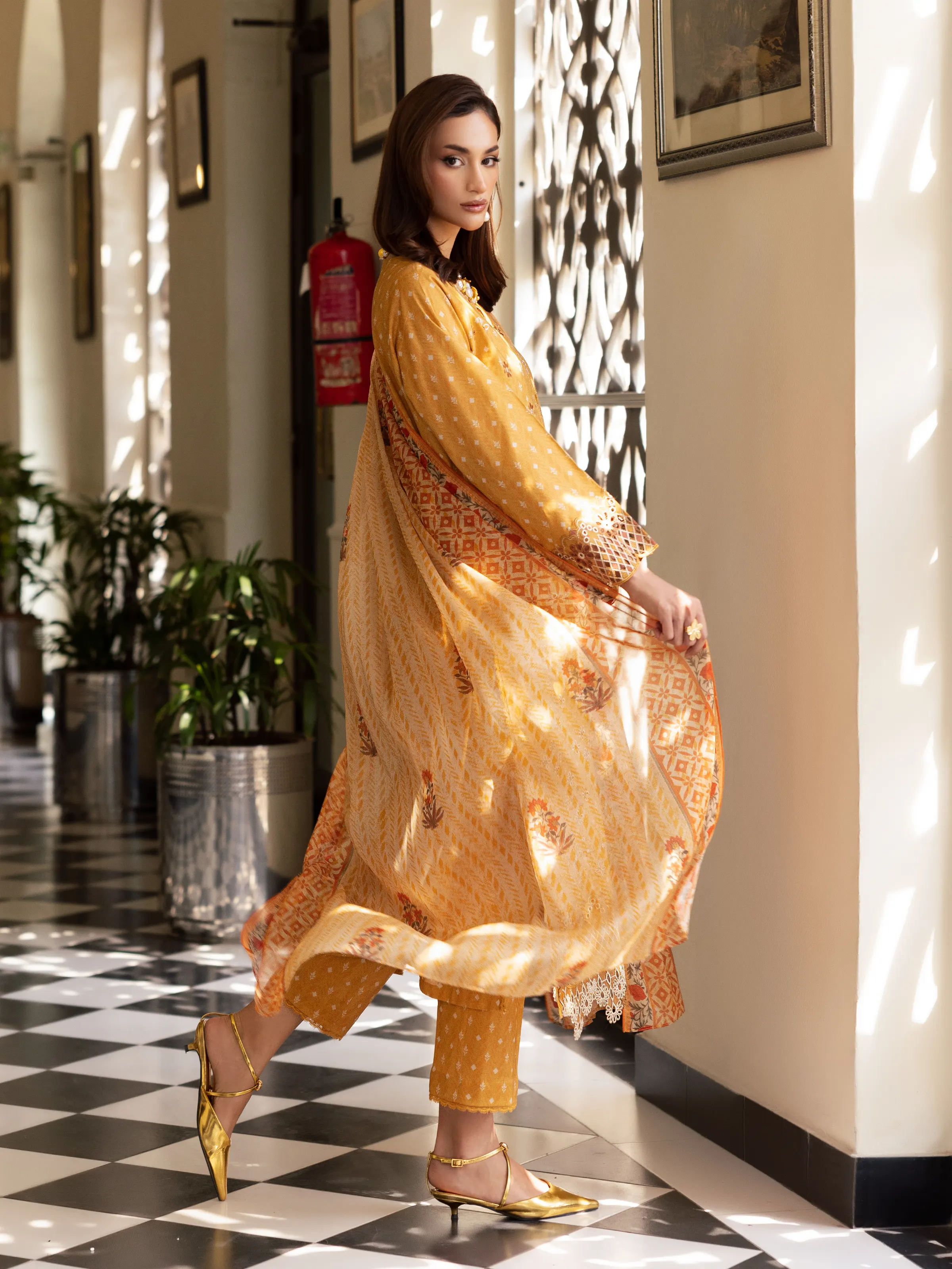 Unstitched Embroidered Lawn Suit - EWU5V1-31421-3P - Image 4