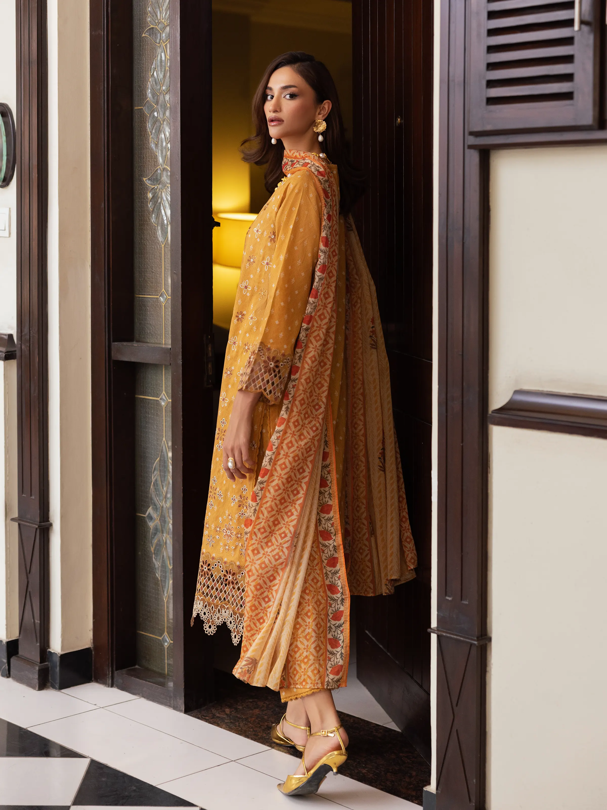 Unstitched Embroidered Lawn Suit - EWU5V1-31421-3P - Image 5