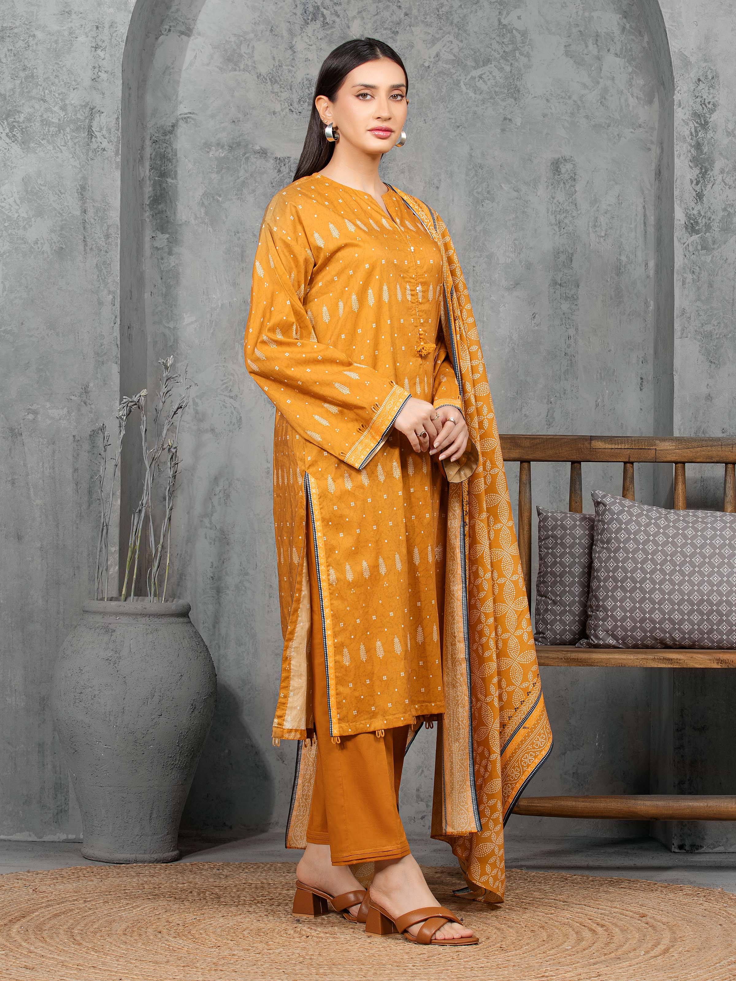 Unstitched Printed Cambric Suit - EWU5A2-35812-3P - Image 4