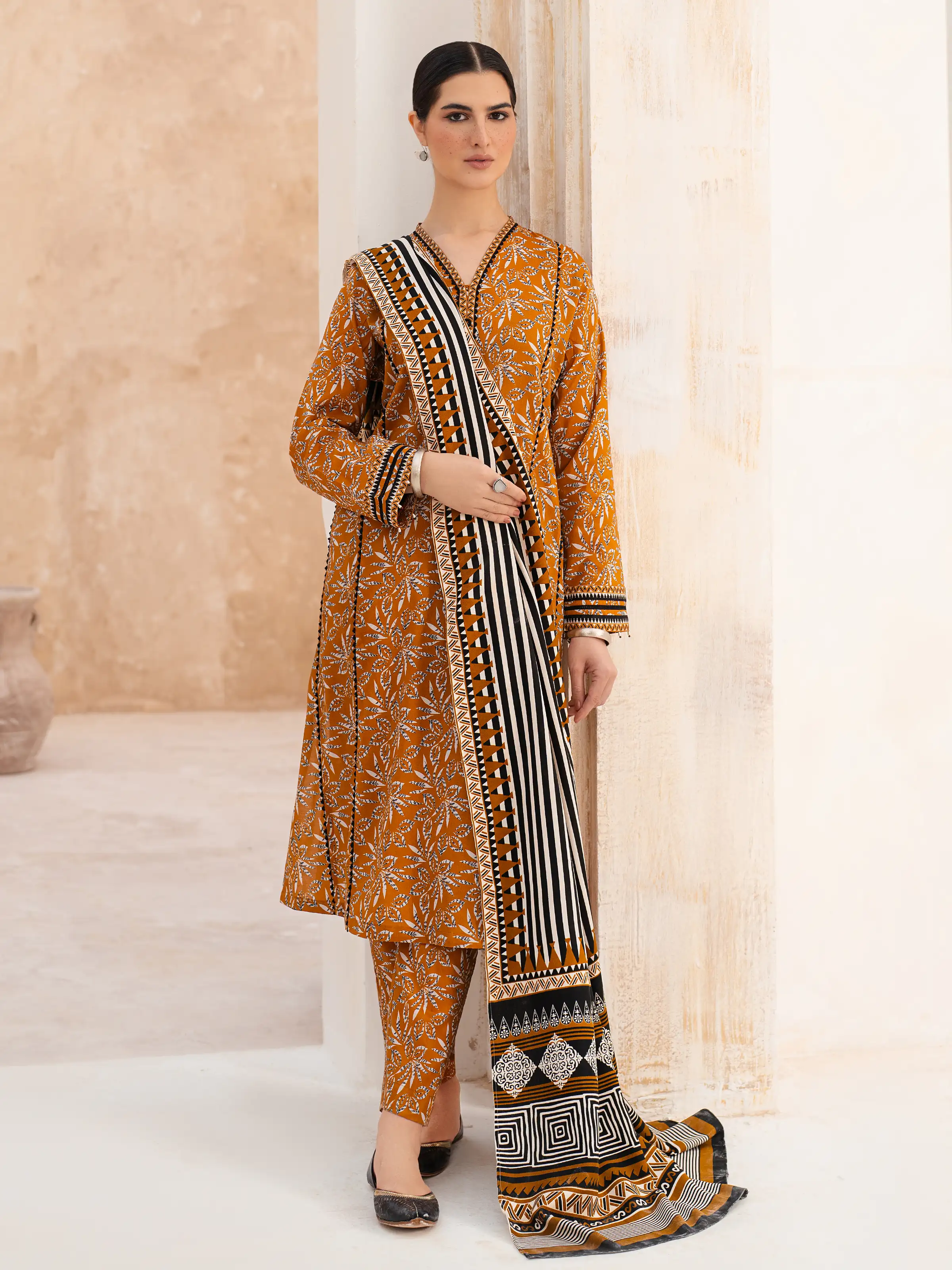 Unstitched Printed Khaddar Suit - EWU24M3-077 - Image 3