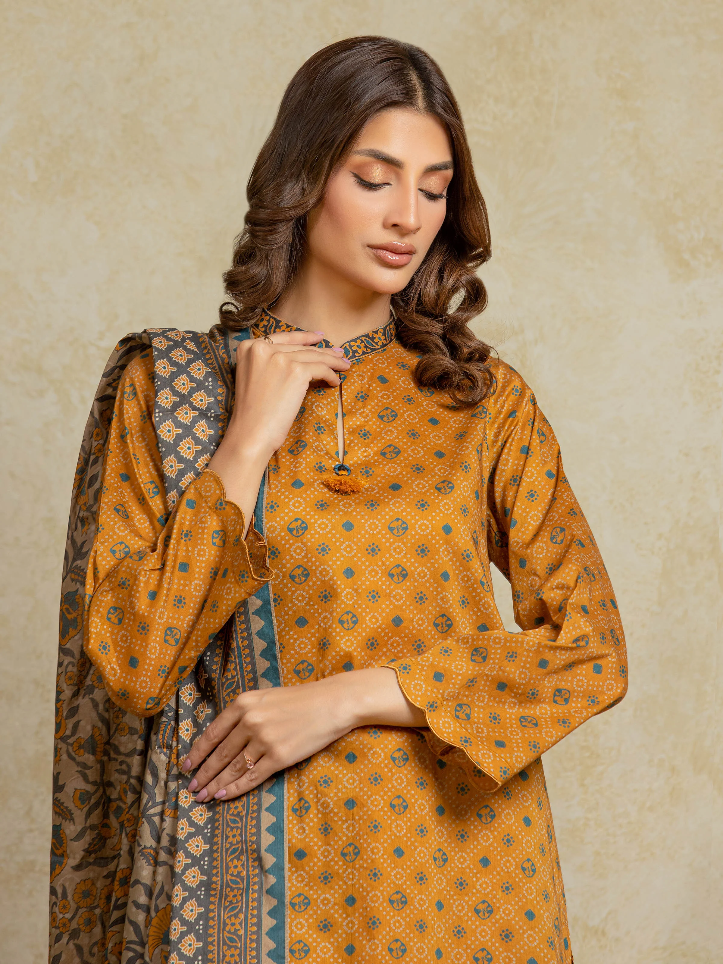 Unstitched Printed Khaddar Suit - EWU5A3-35962-3P - Image 3