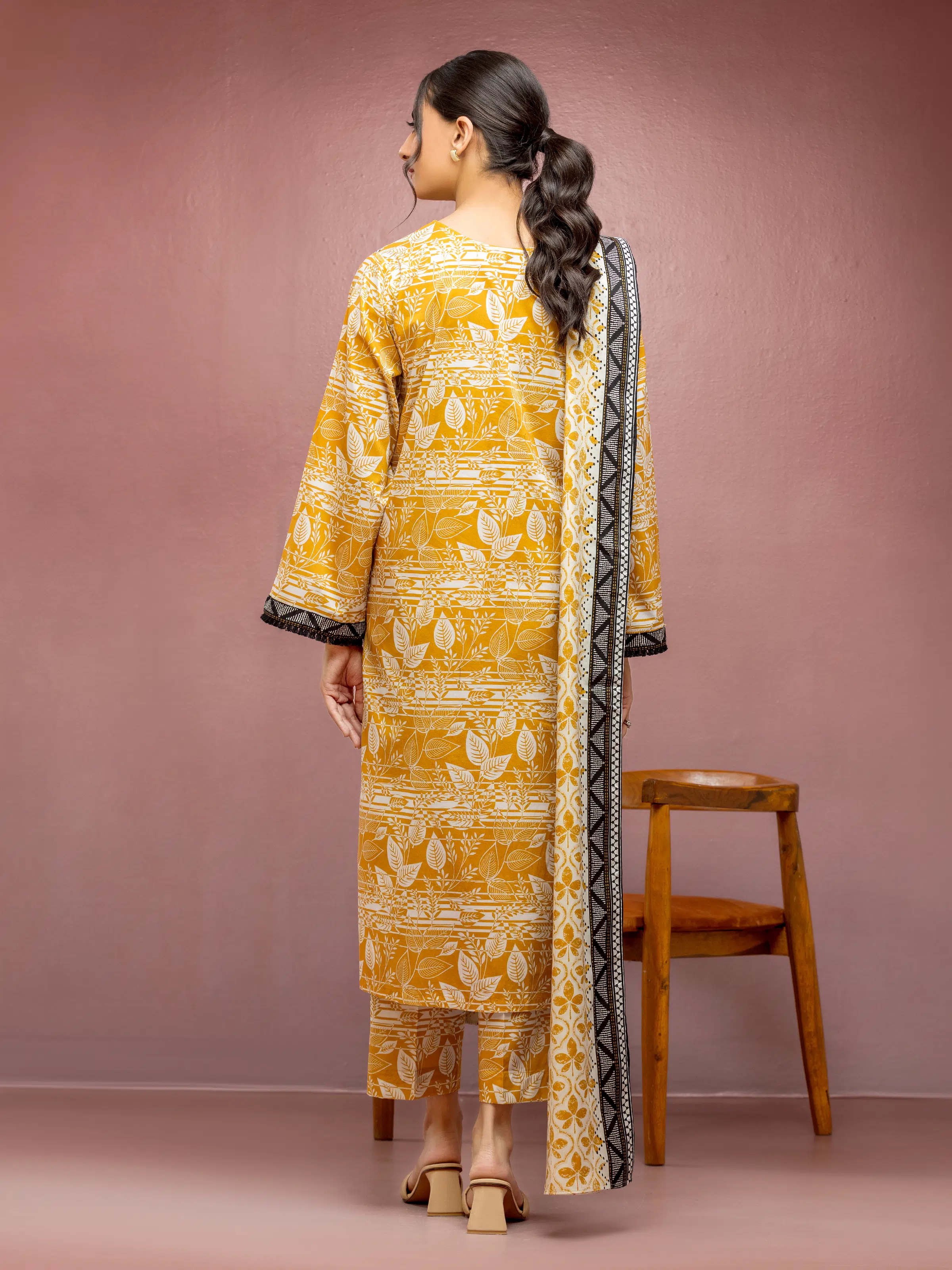 Unstitched Printed Lawn Suit - EWU5A1-35081-3P - Image 2