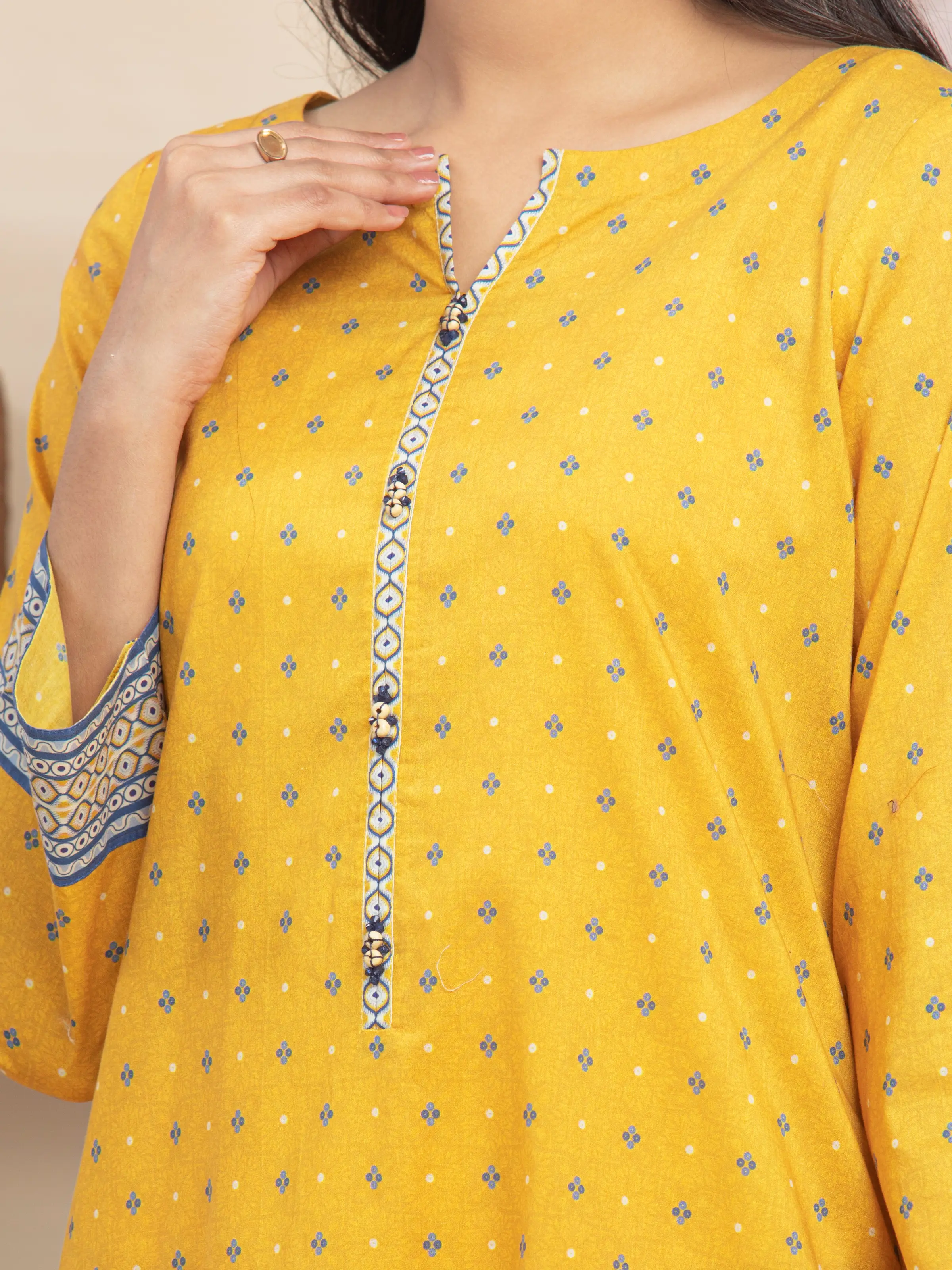 Unstitched Printed Lawn Suit - EWU5A1-35224-3P - Image 4