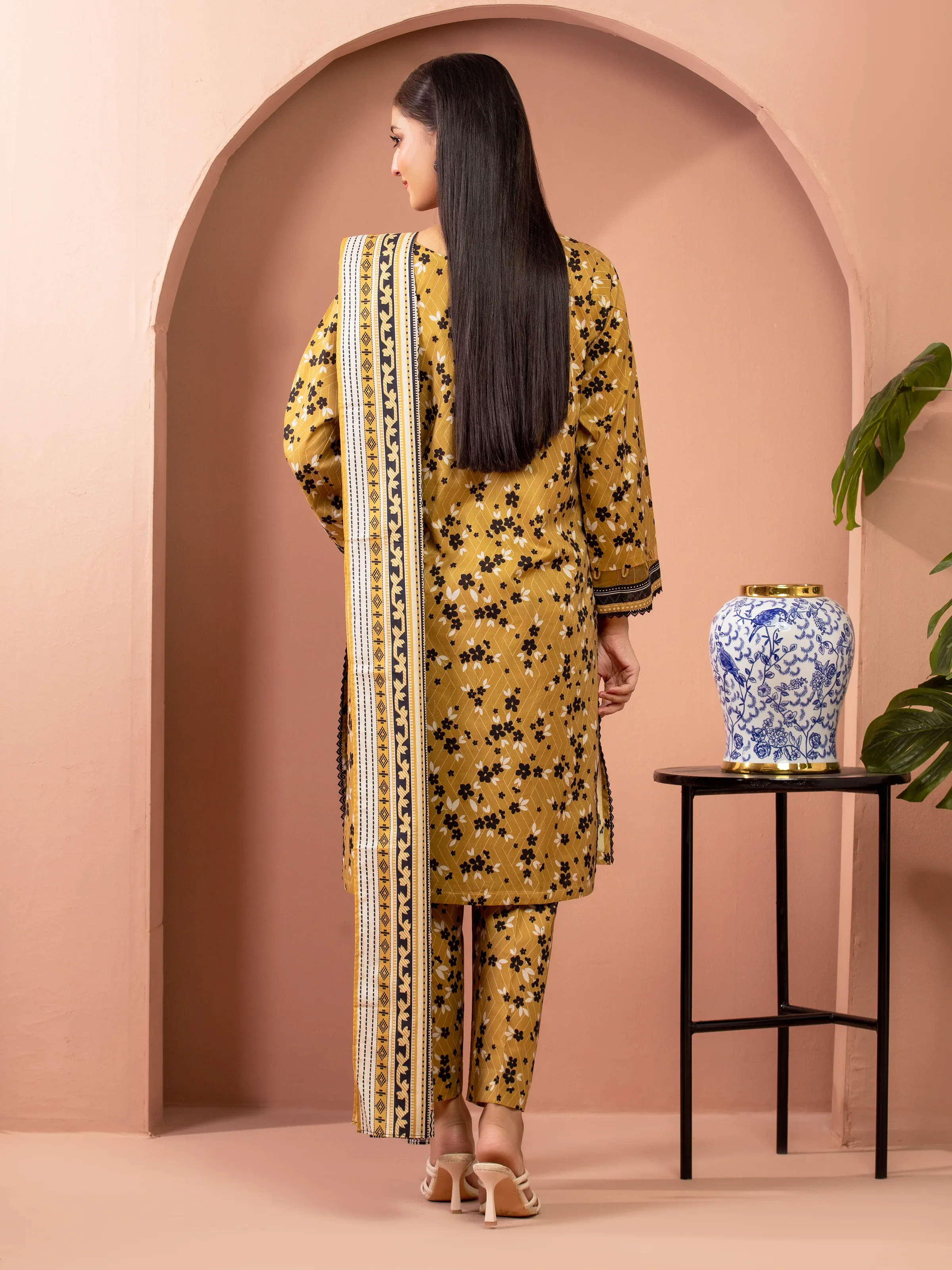 Unstitched Printed Lawn Suit - EWU5A1-35673-3P - Image 4